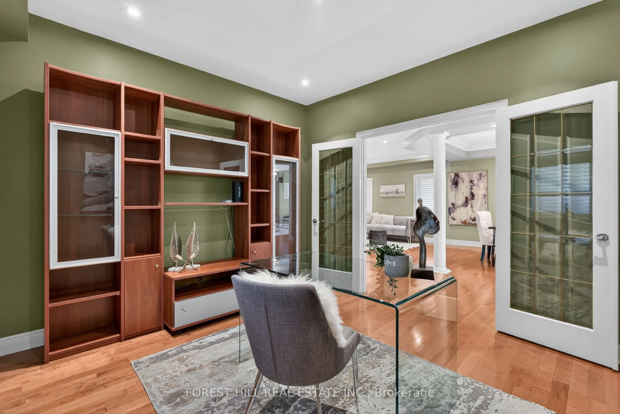 33 Chopin Boulevard