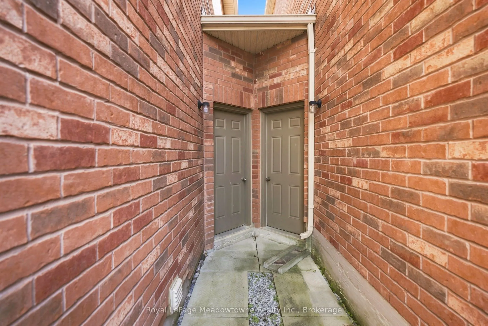 140 Laurendale Avenue