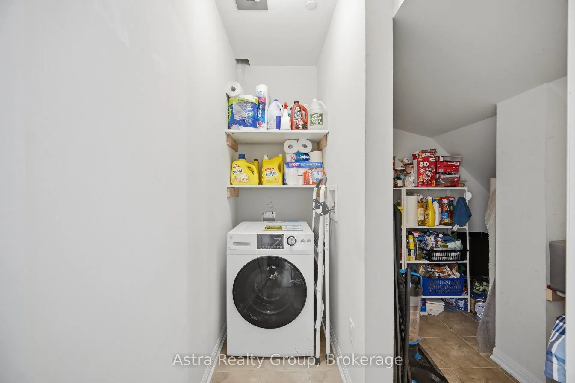 9589 Keele Street #106
