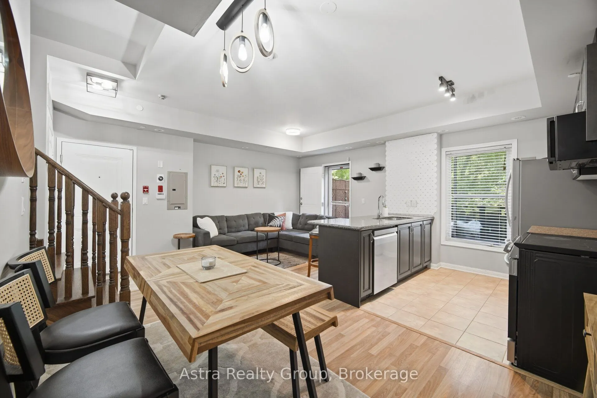9589 Keele Street #106
