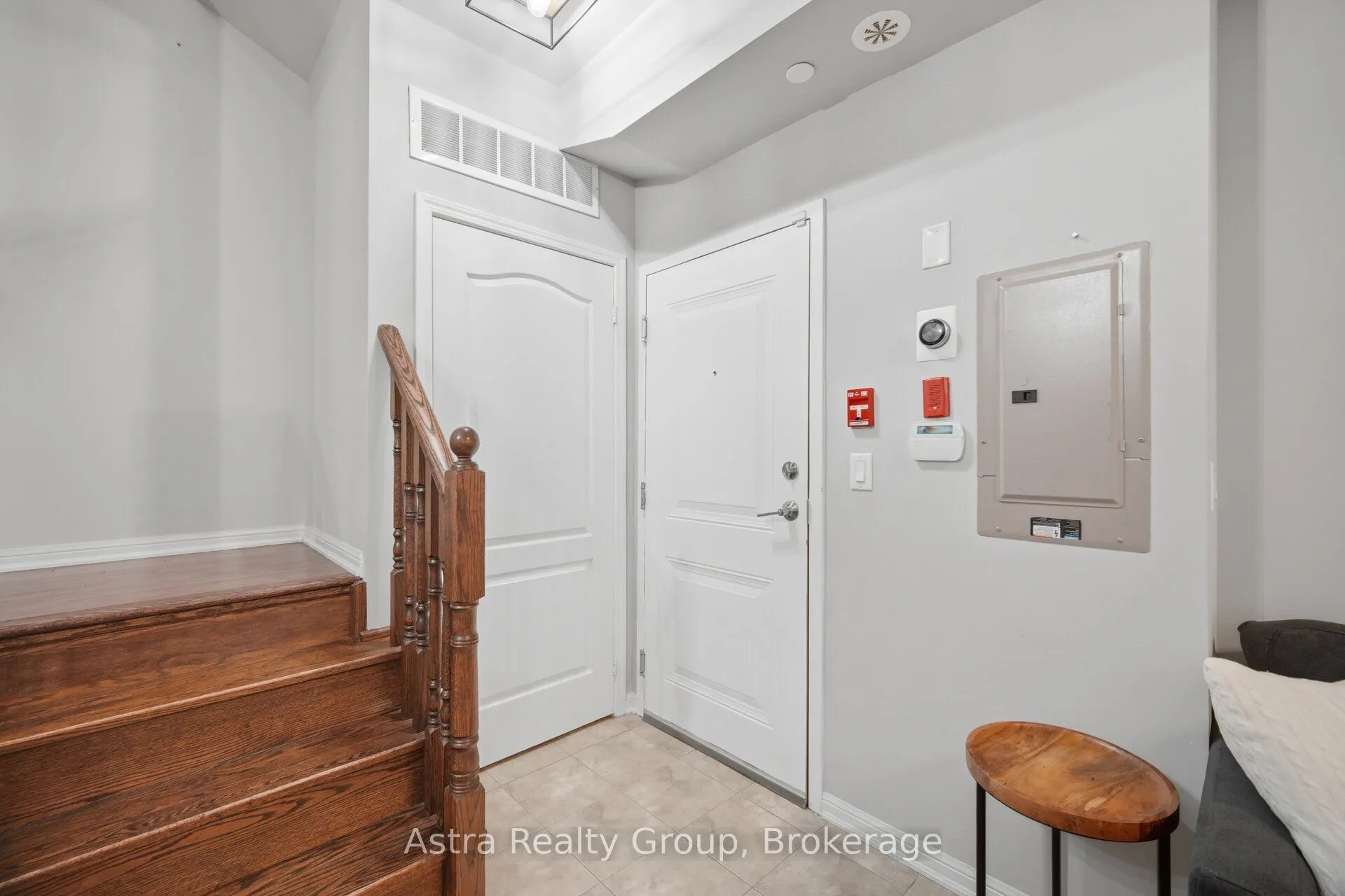 9589 Keele Street #106