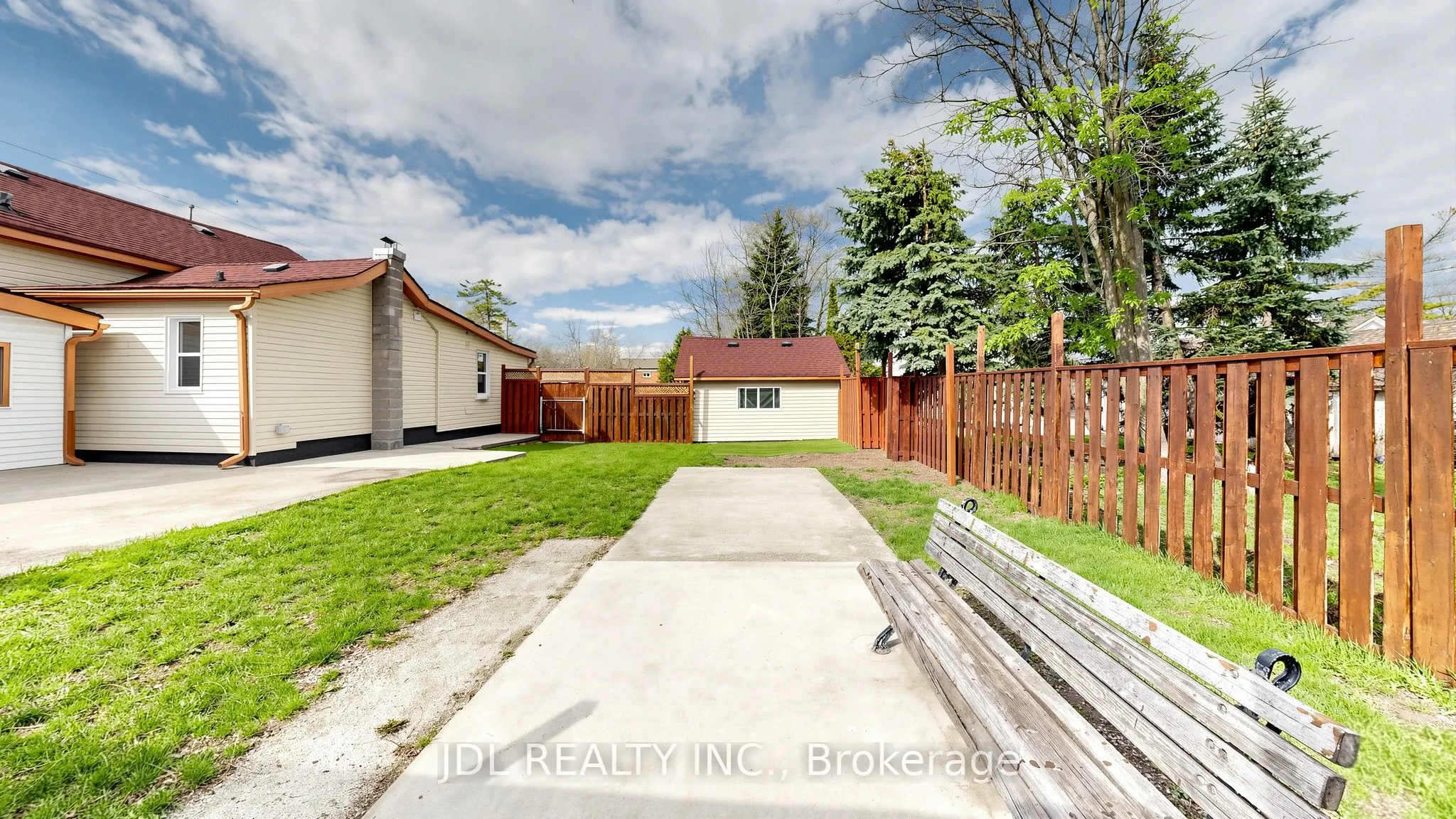 956 Lake Drive E