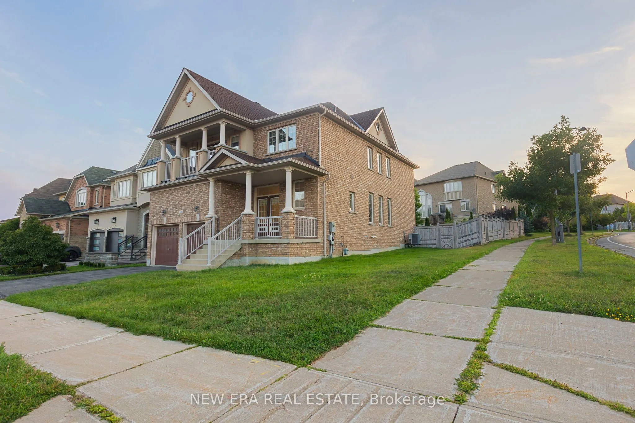 2 Lady Valentina Avenue