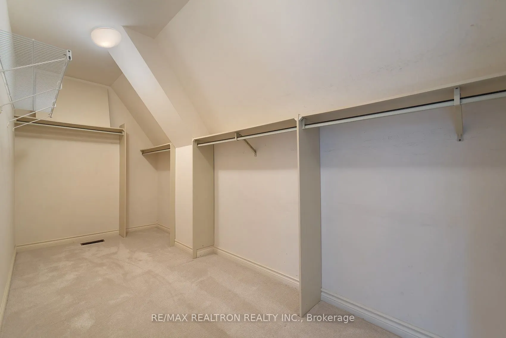 462 Beacon Hall Drive #29