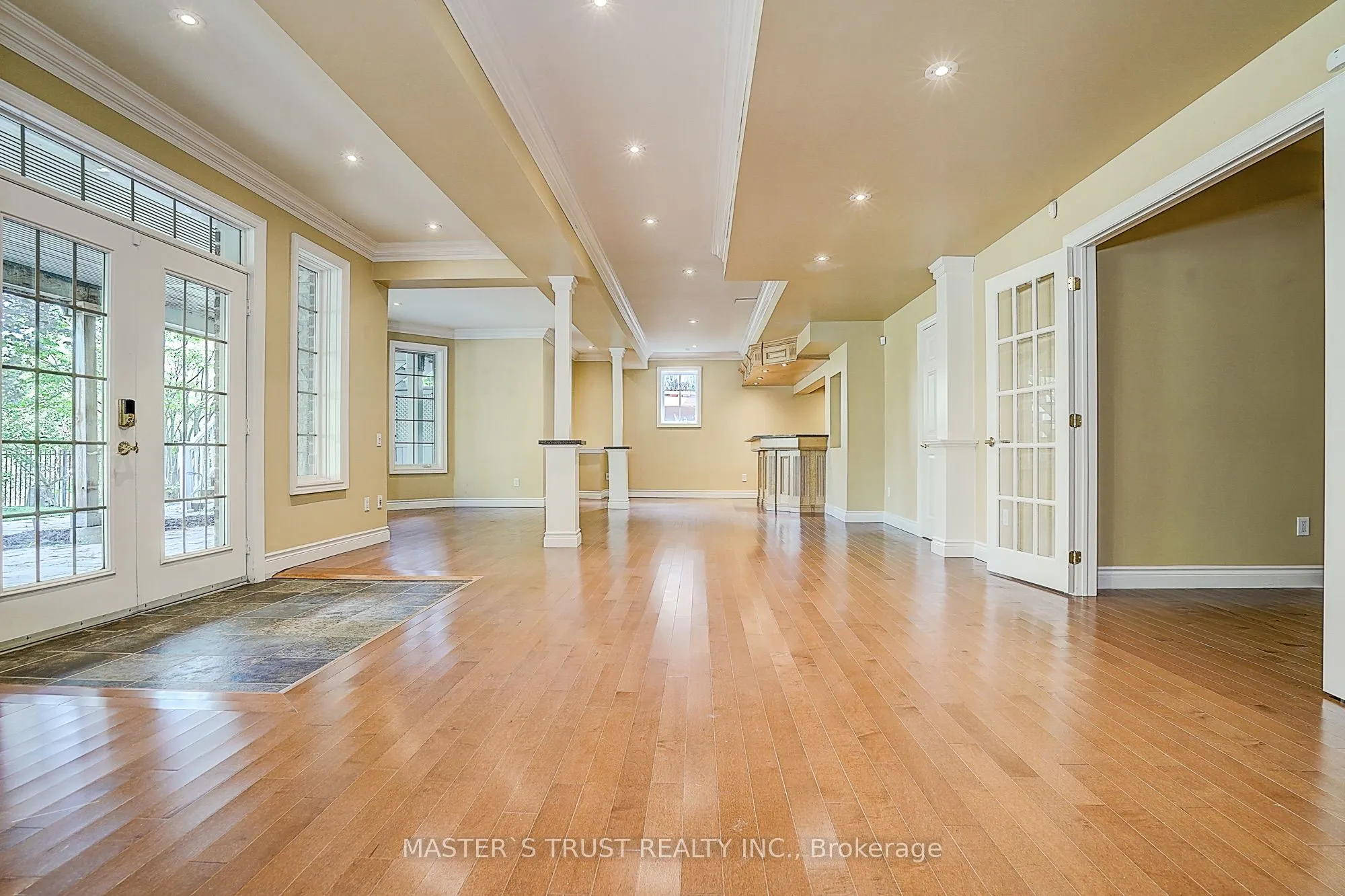 122 Angus Glen Boulevard