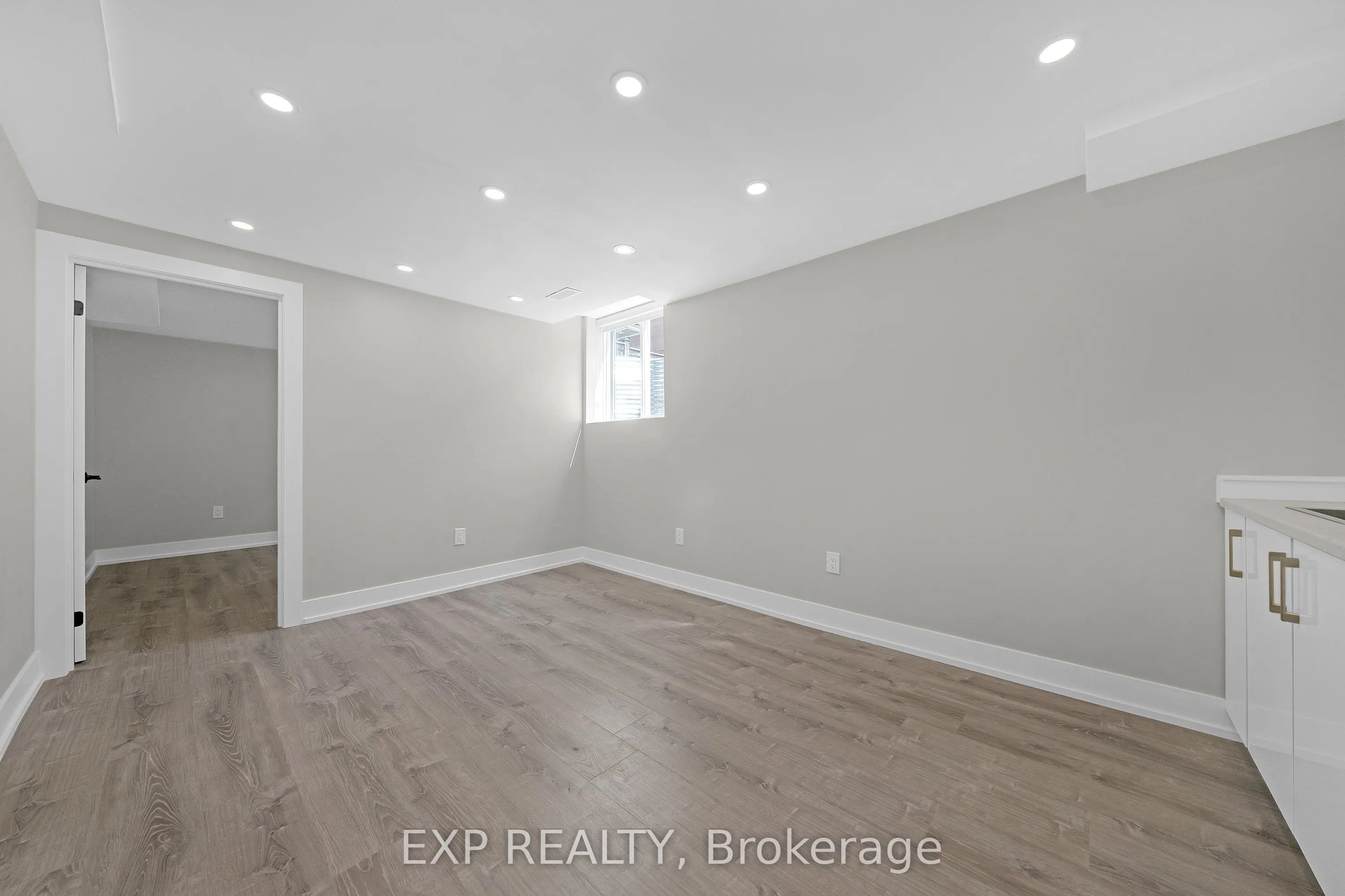 25 La Cassandra Drive