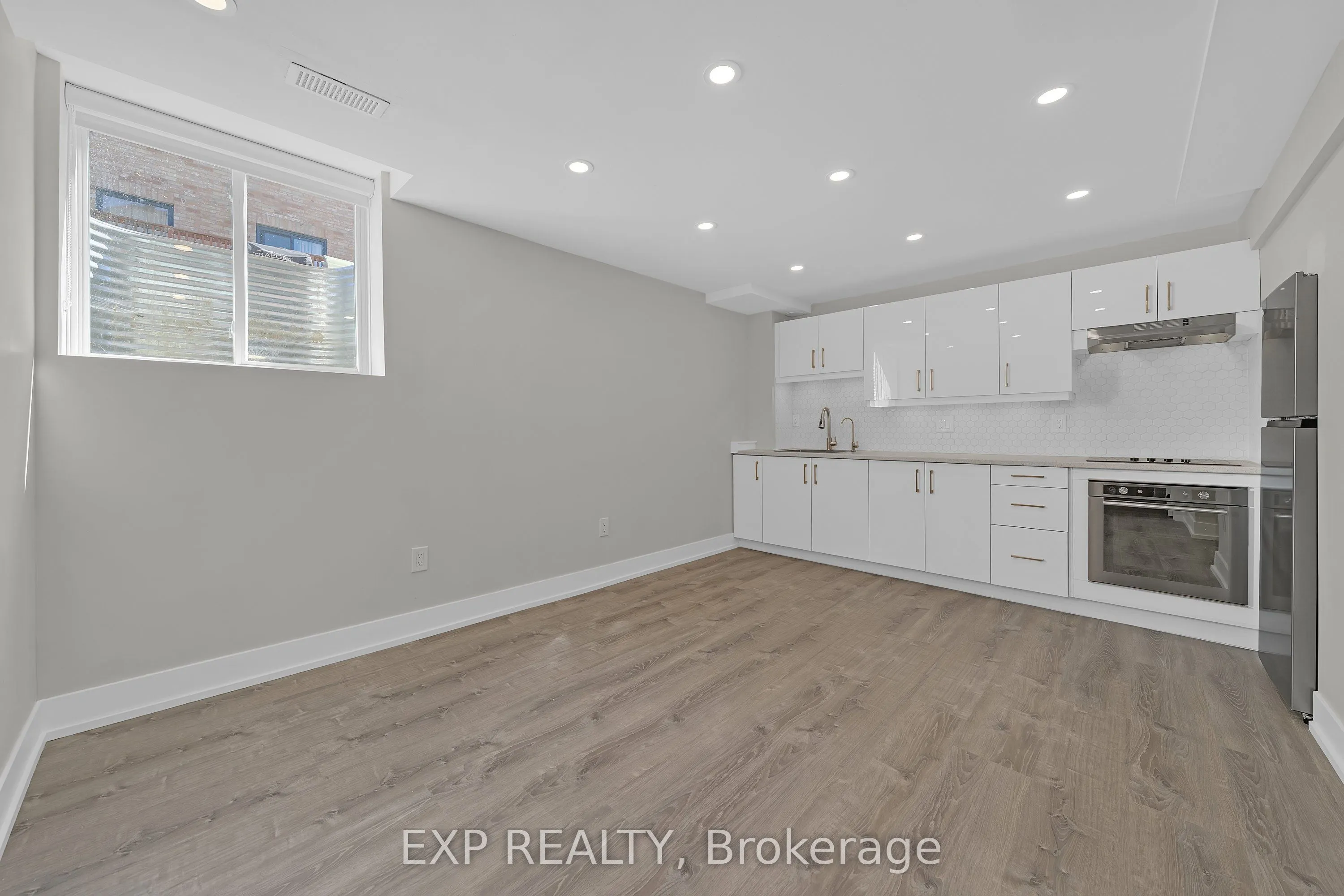 25 La Cassandra Drive