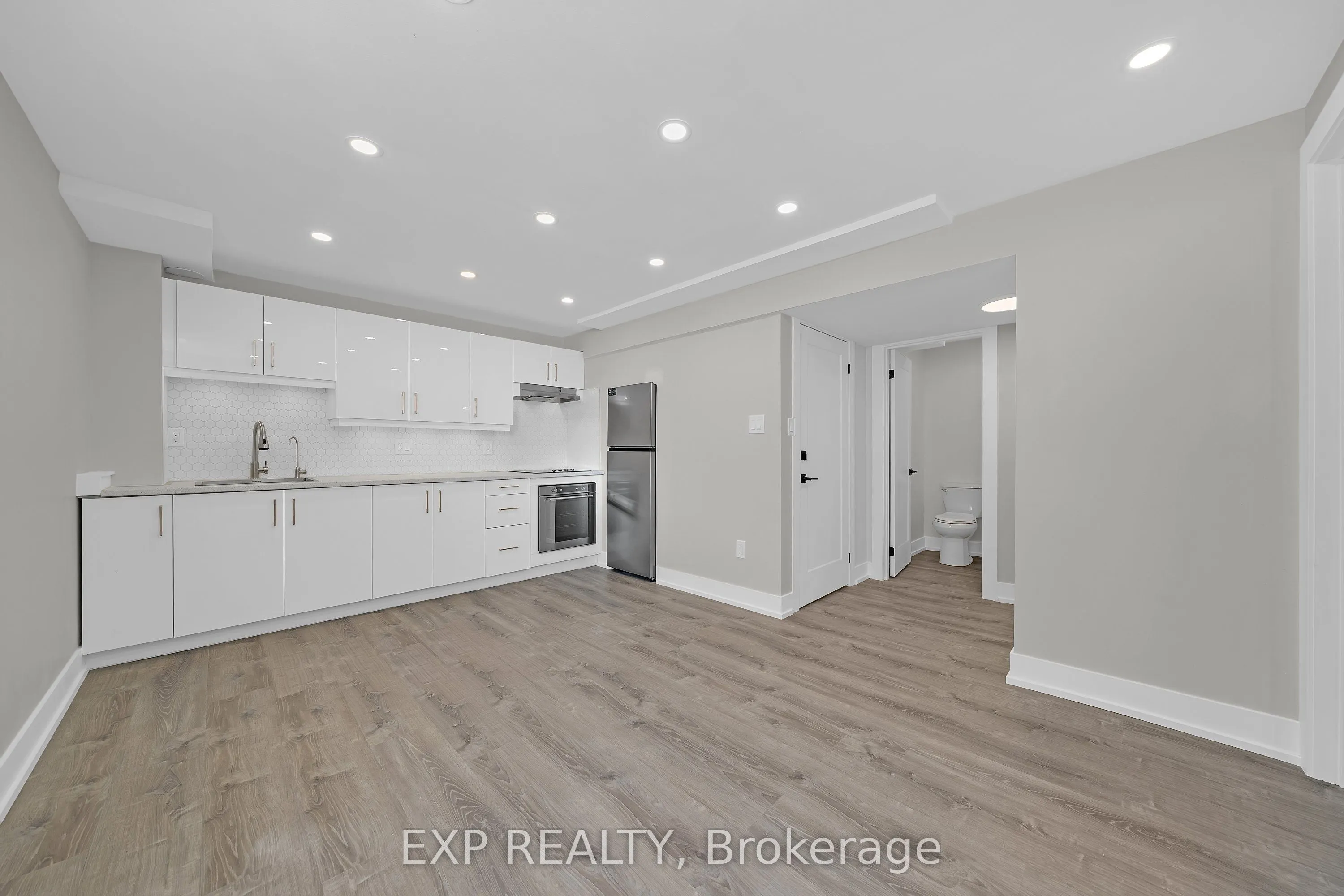 25 La Cassandra Drive