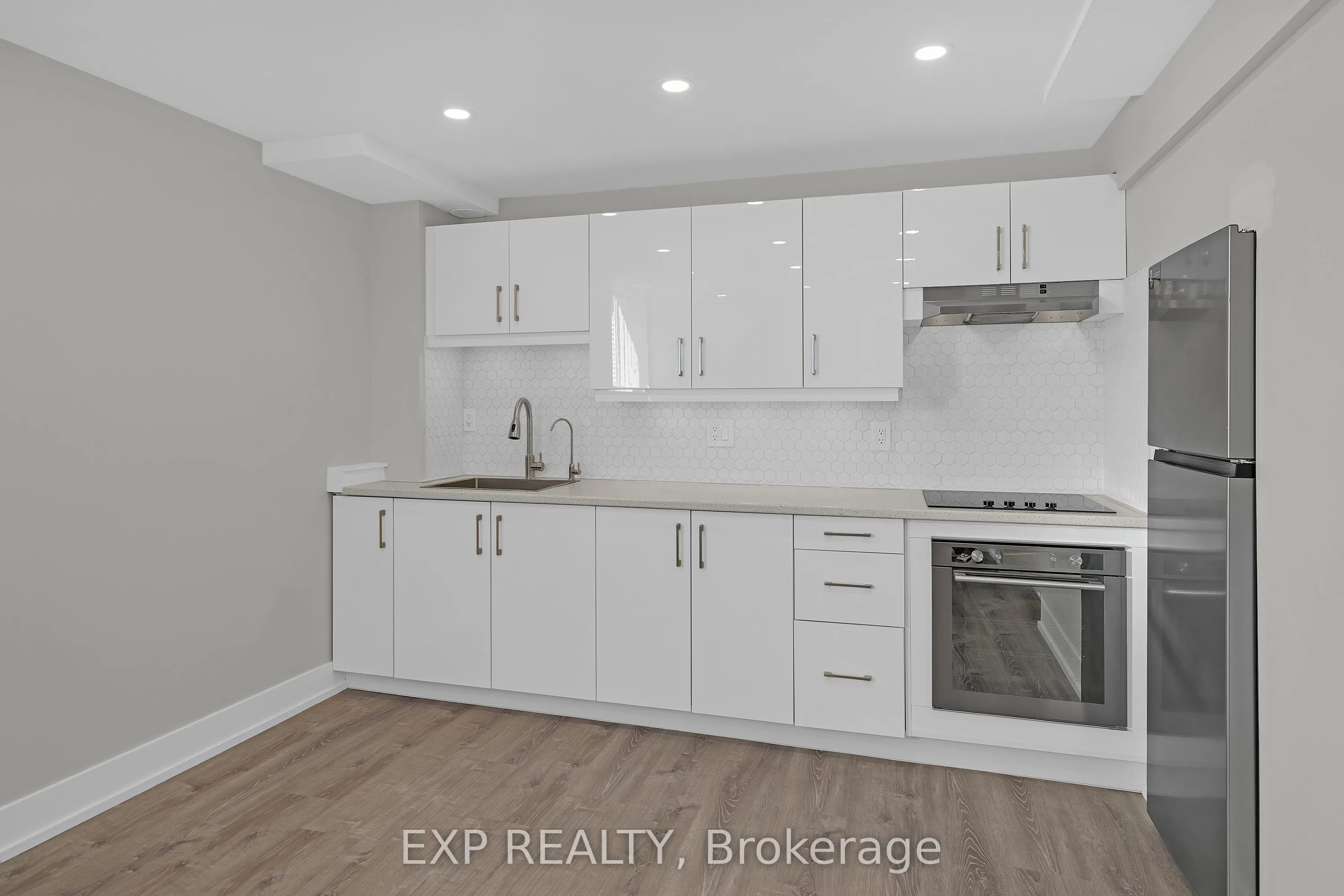 25 La Cassandra Drive