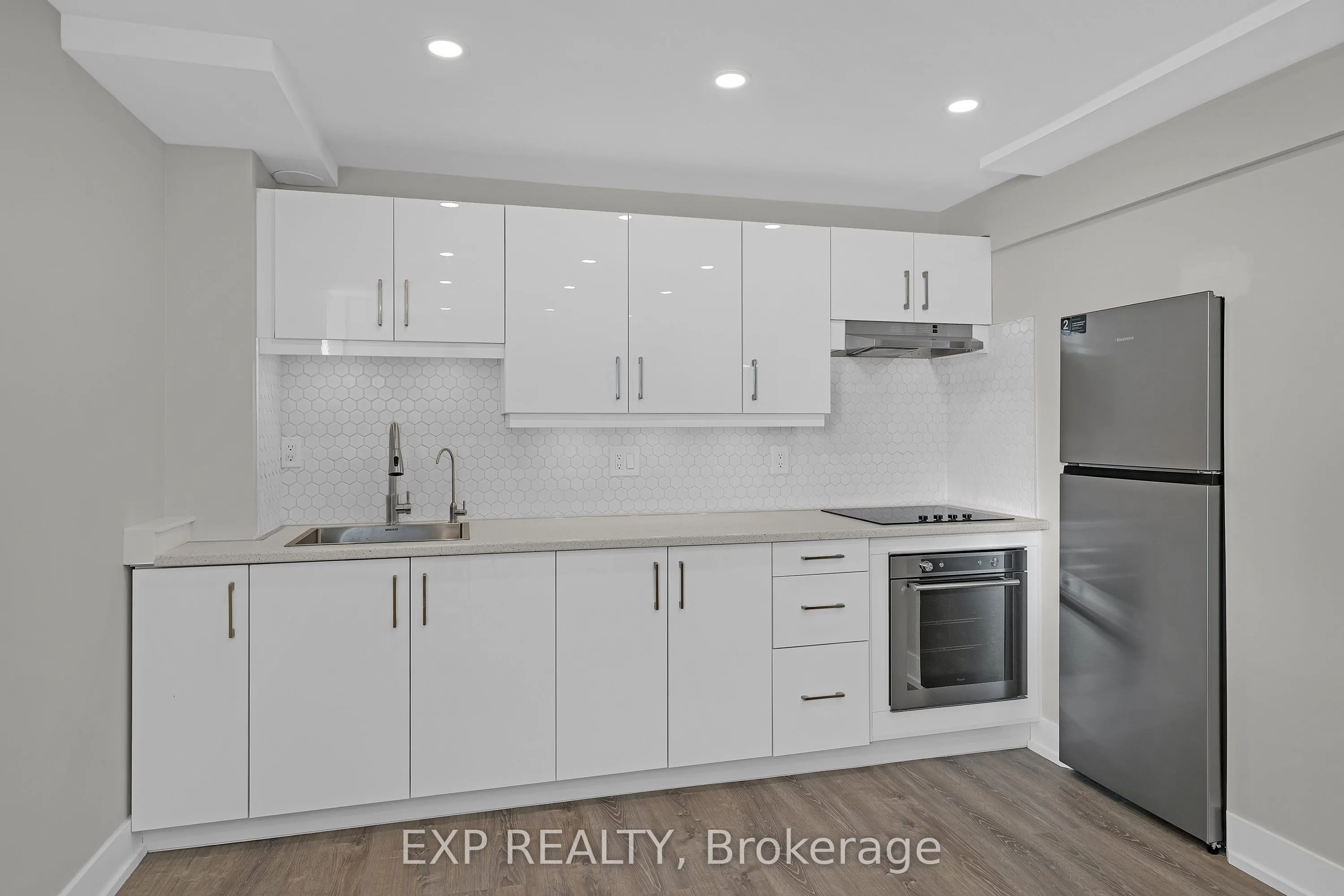 25 La Cassandra Drive