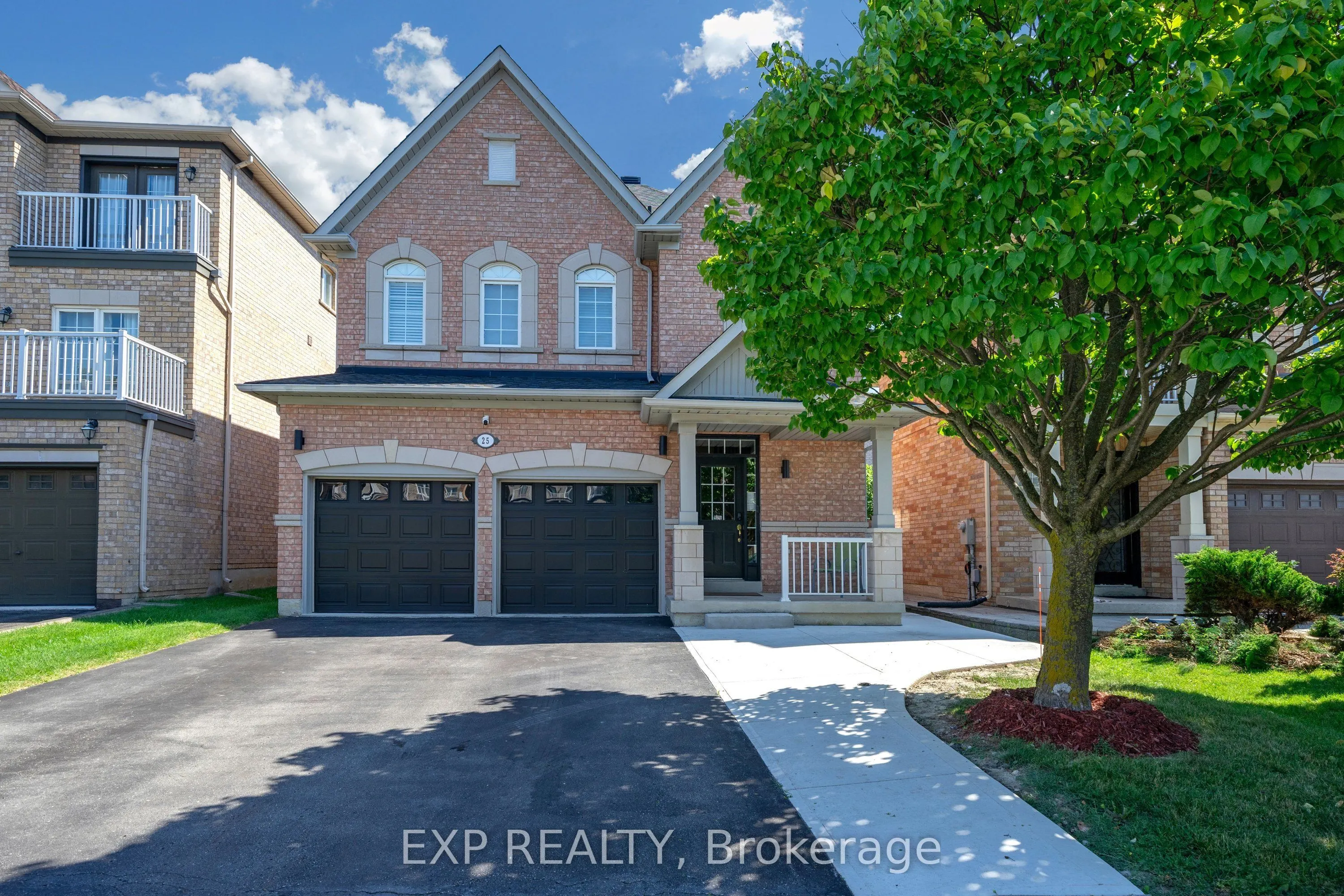 25 La Cassandra Drive