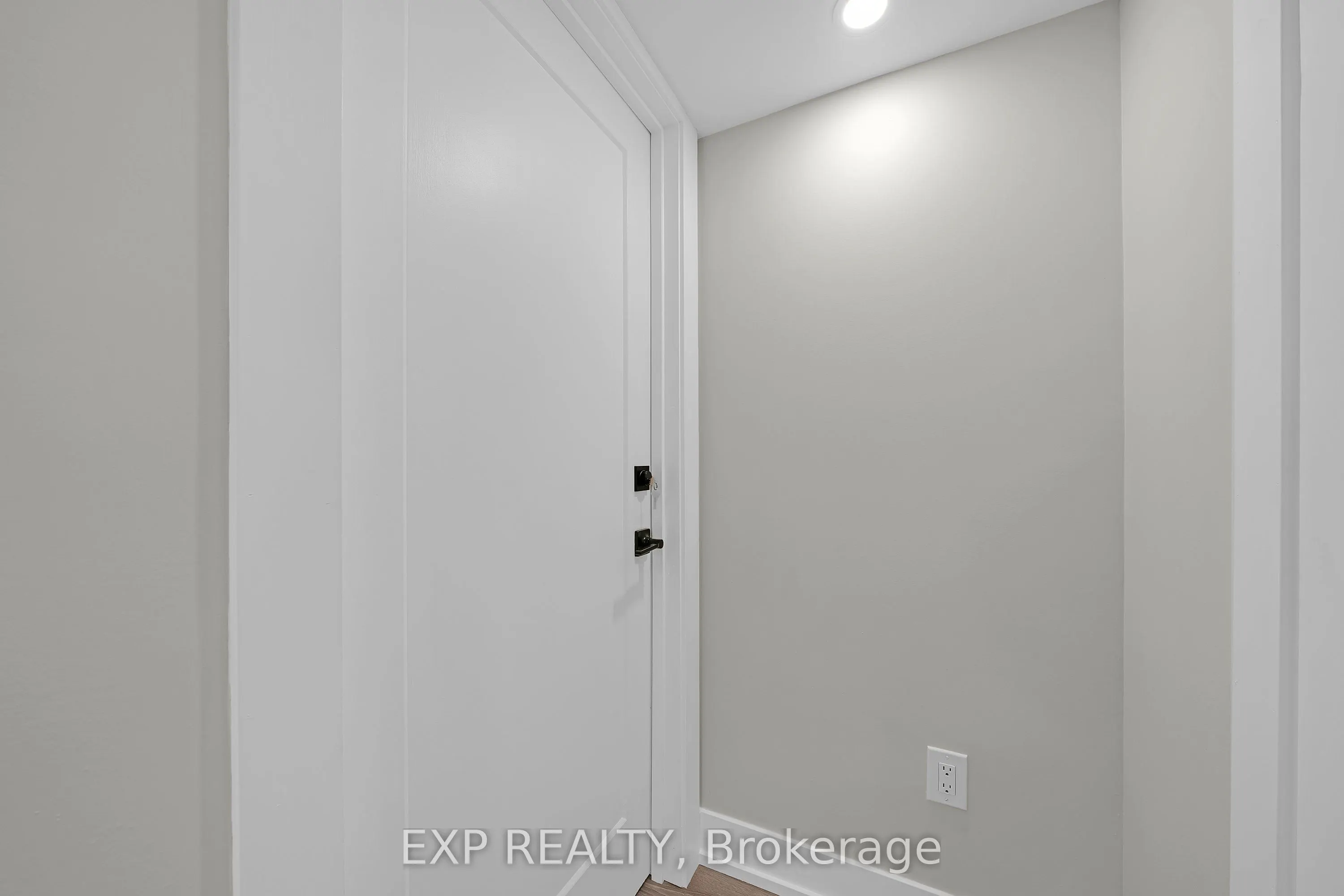 25 La Cassandra Drive