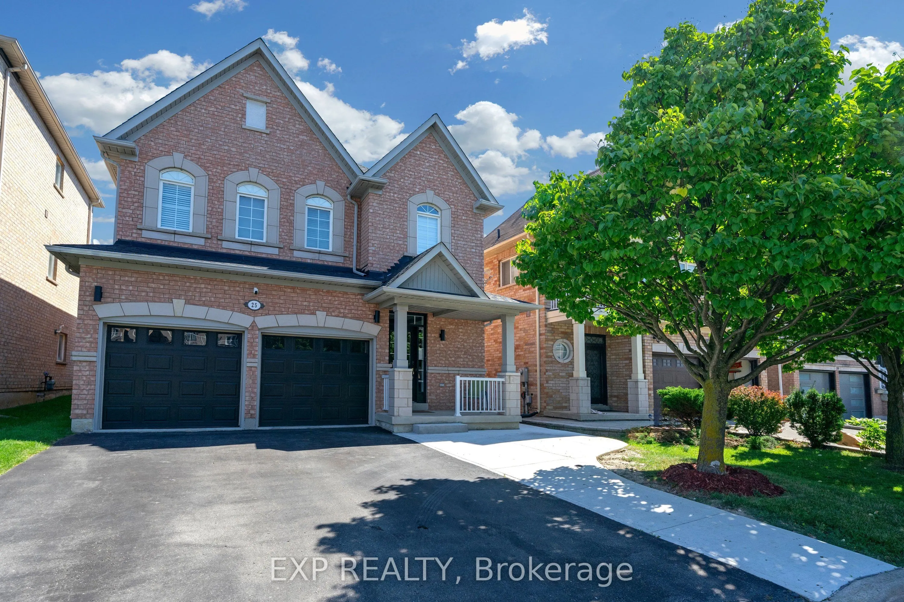 25 La Cassandra Drive