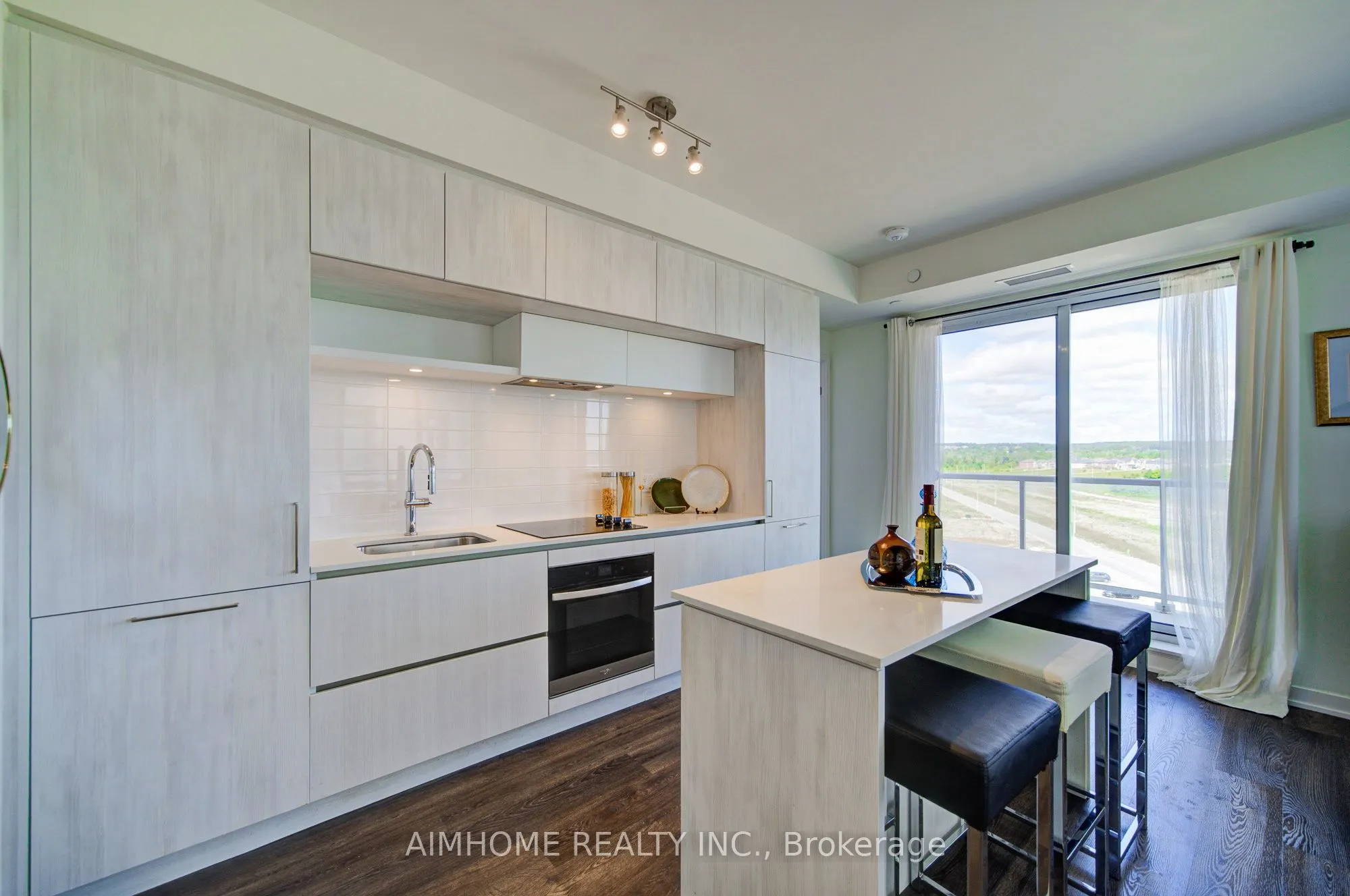 2 David Eyer Road E #829
