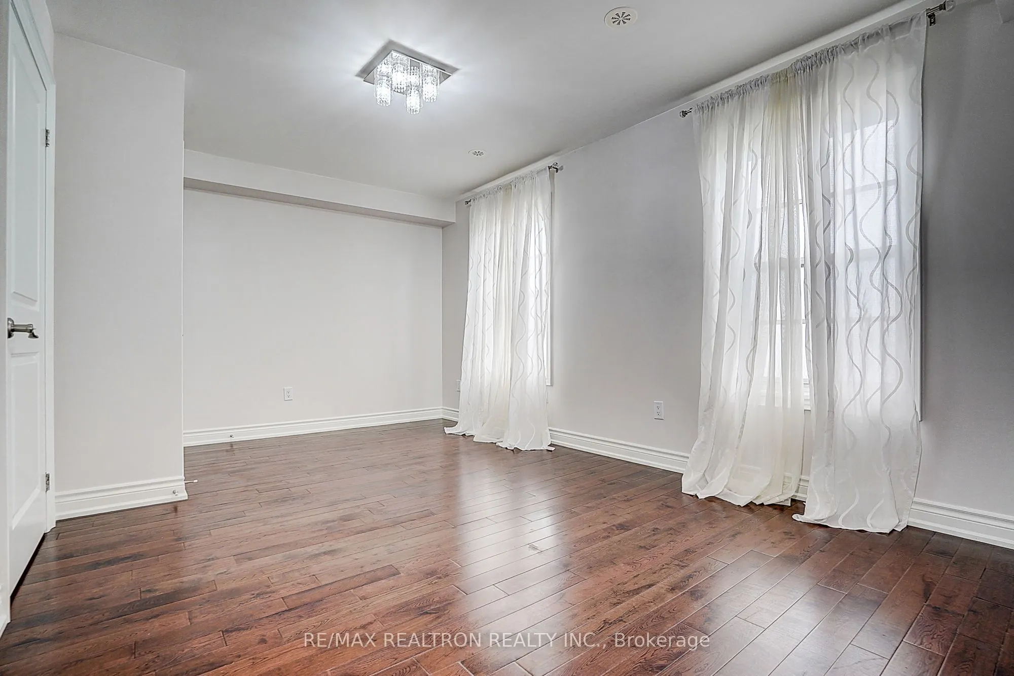 10060 Keele Street #11