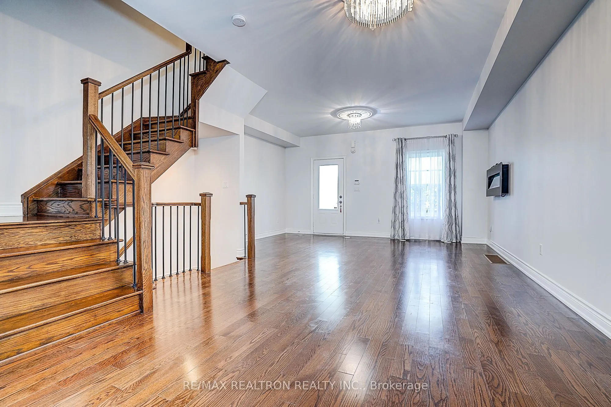 10060 Keele Street #11