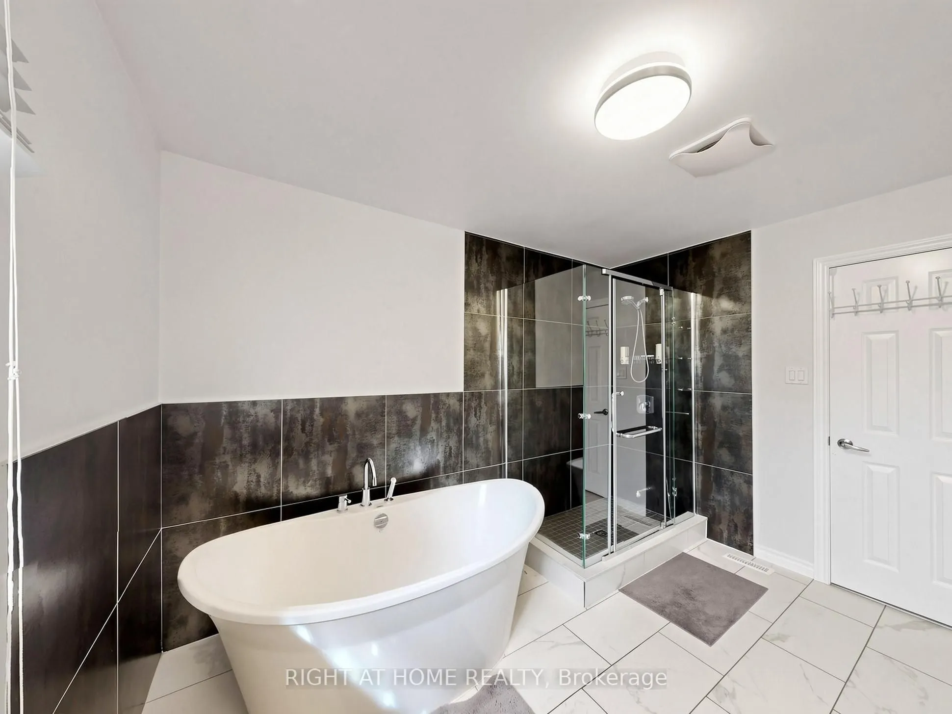 43 Topham Crescent
