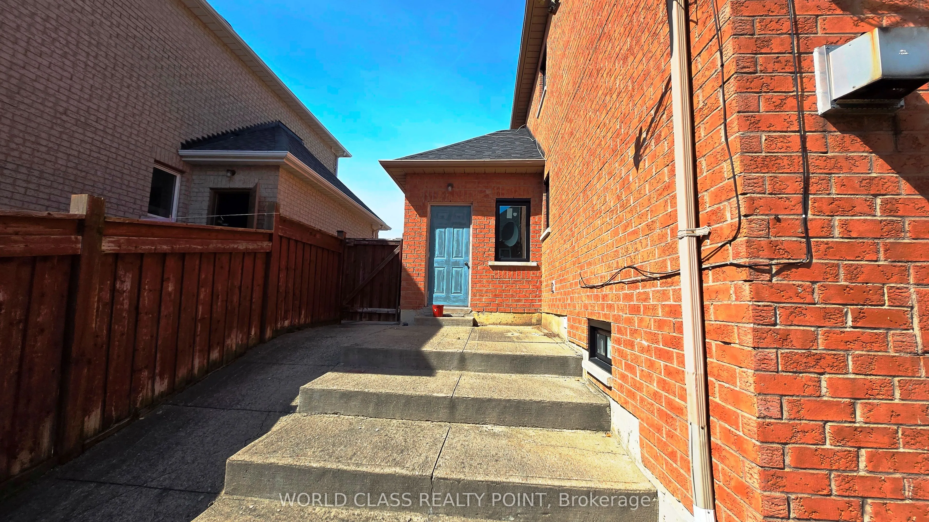 39 Tremblay Avenue