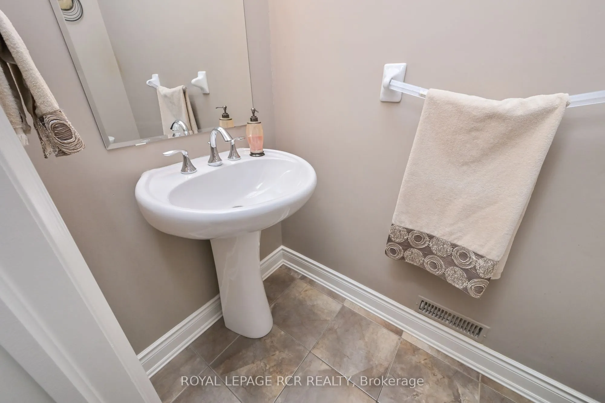 32 Hillcrest Drive #32