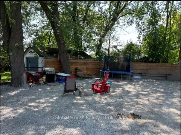 899 Maplewood Drive