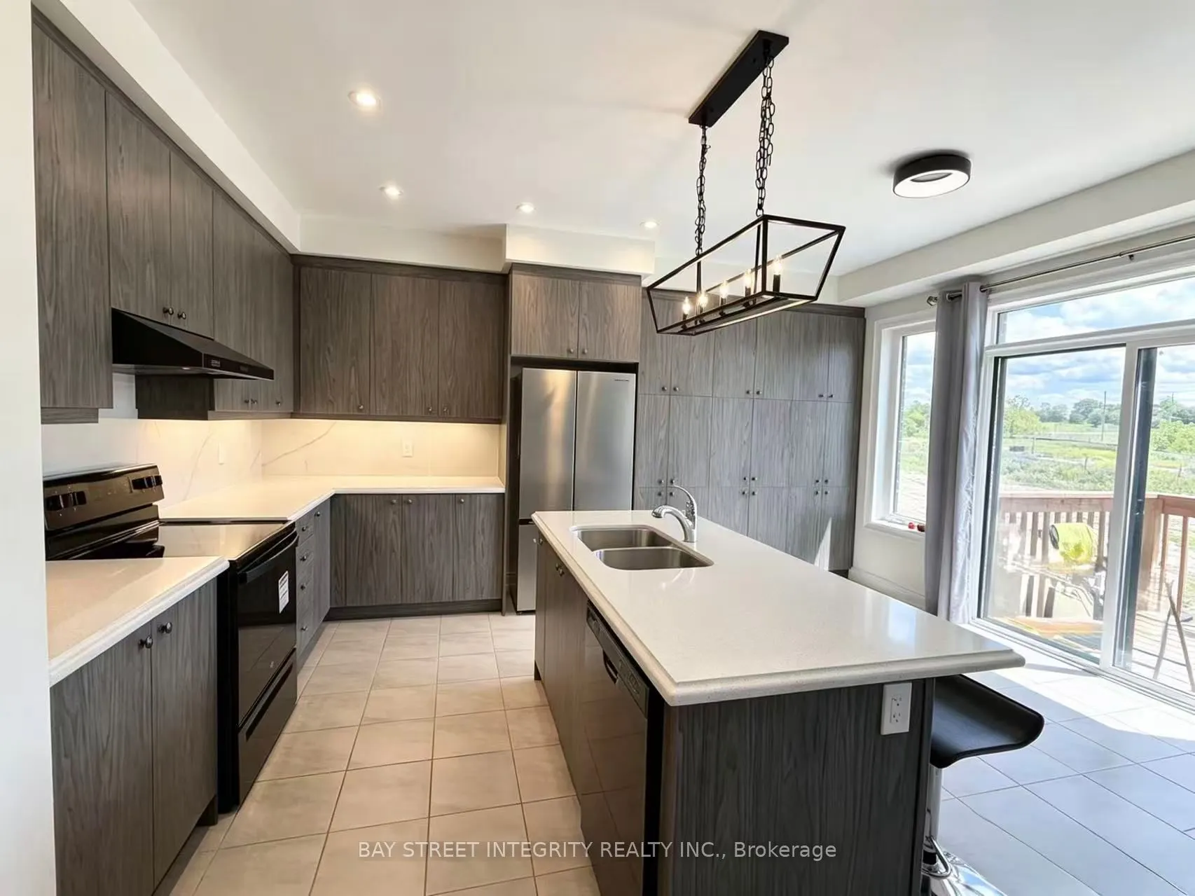 41 Kenneth Rogers Crescent