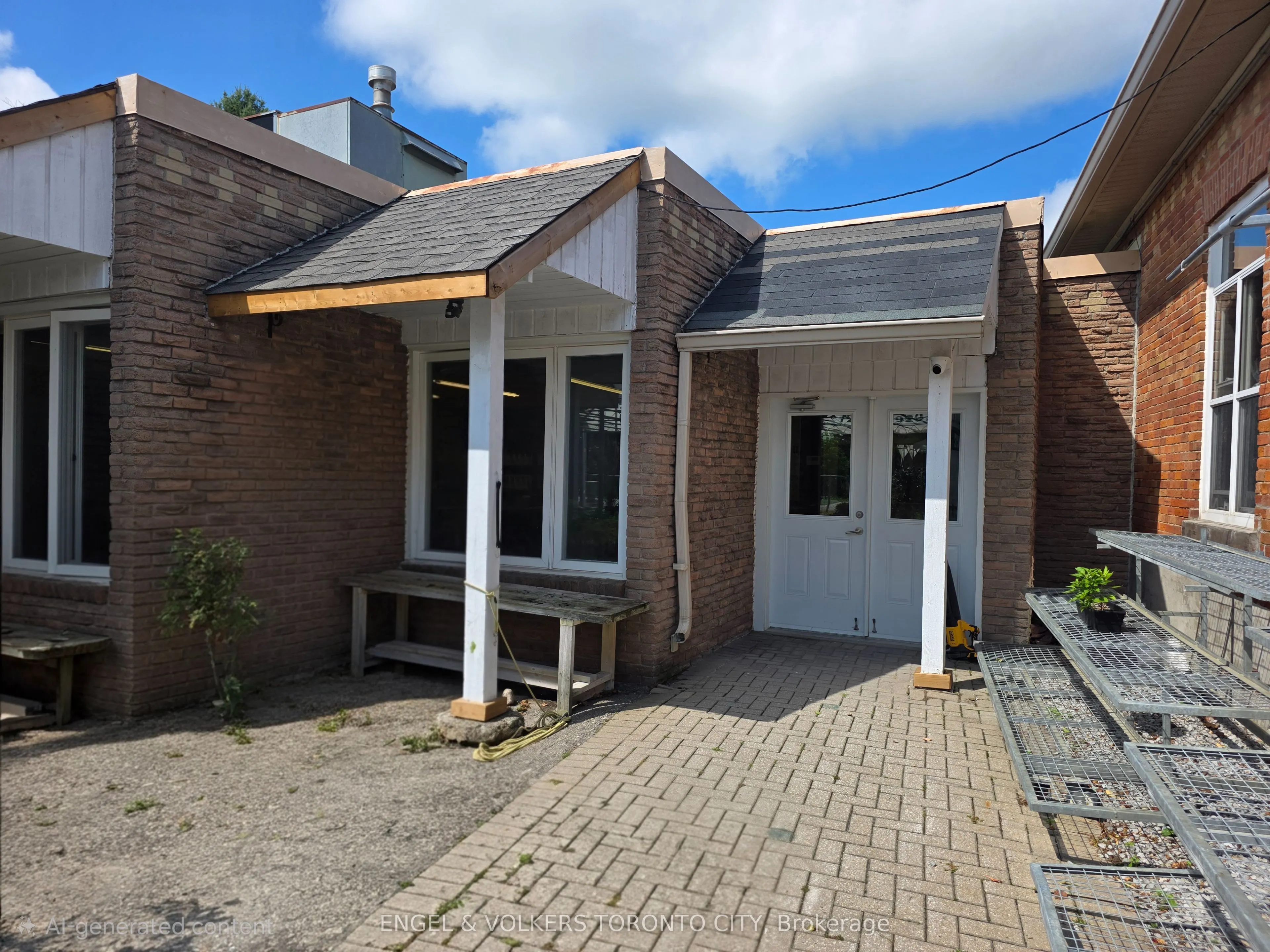 1344 Wellington Street W #2