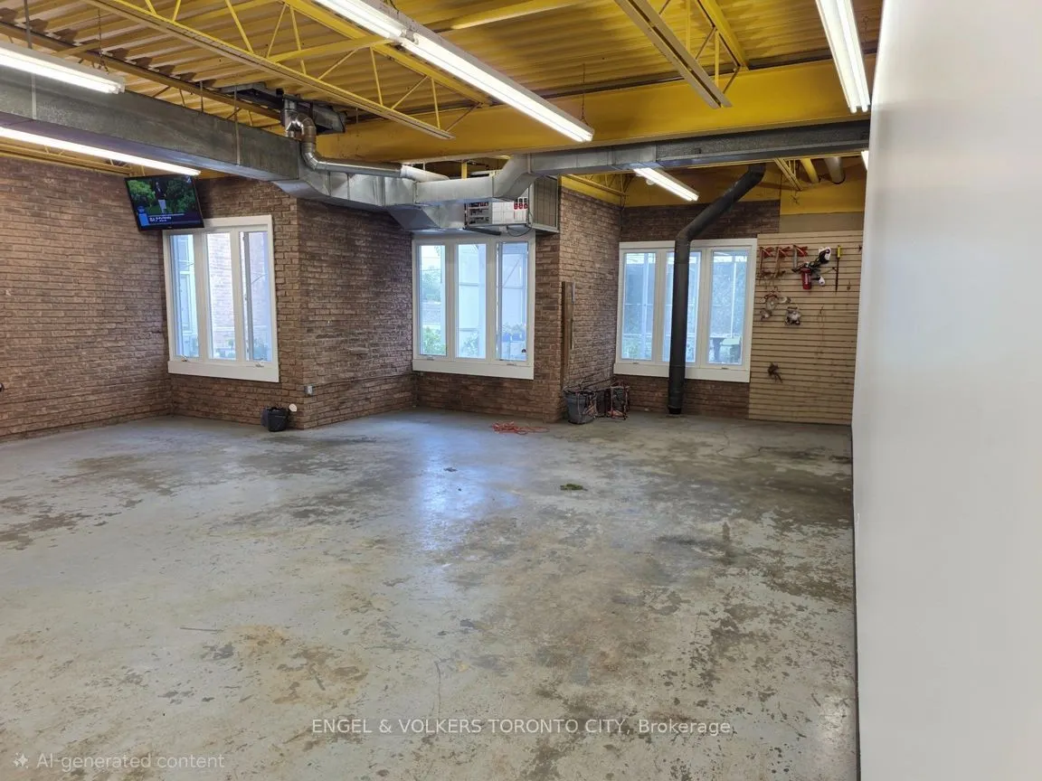 1344 Wellington Street W #2