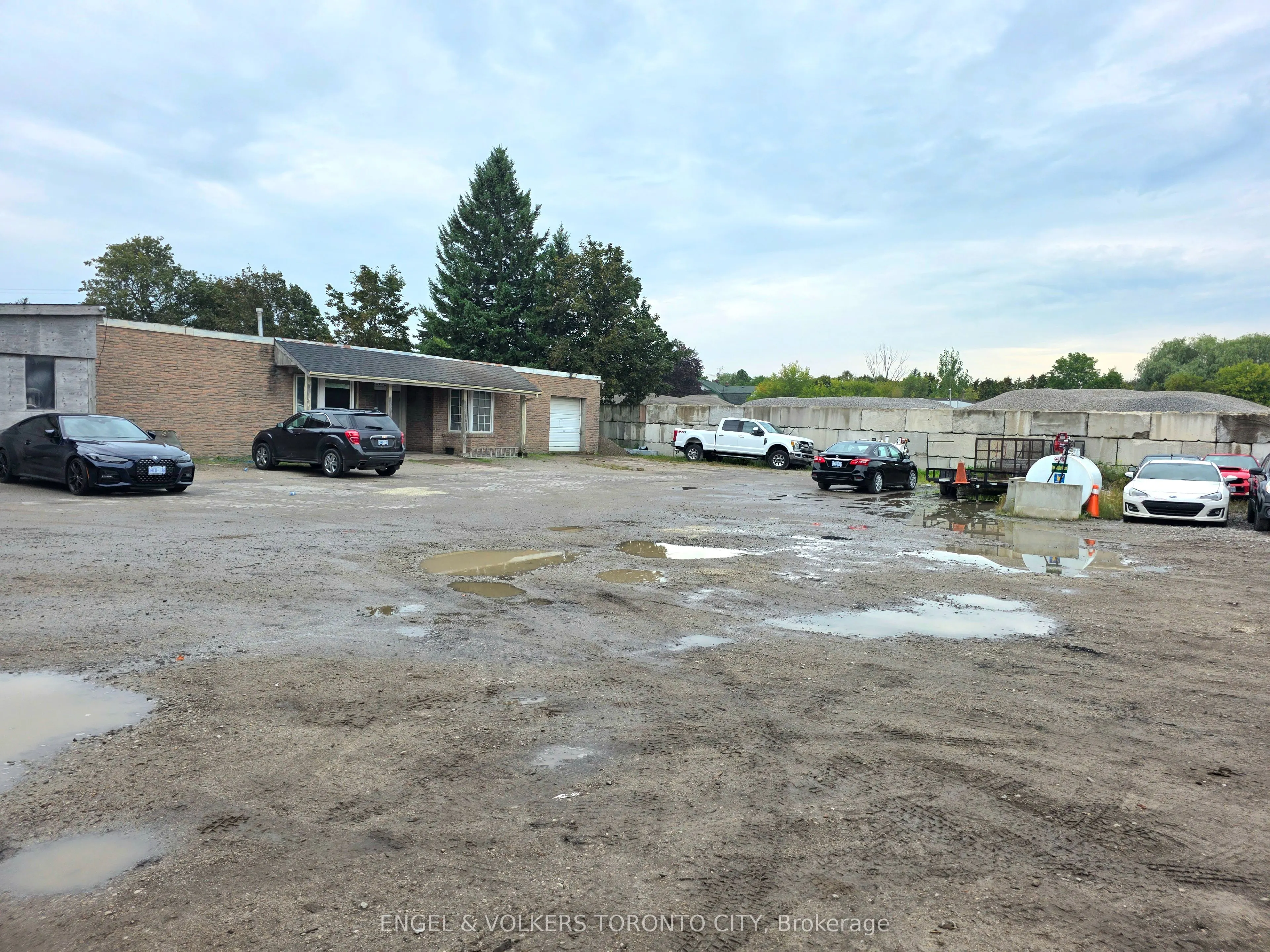 1344 Wellington Street W #2