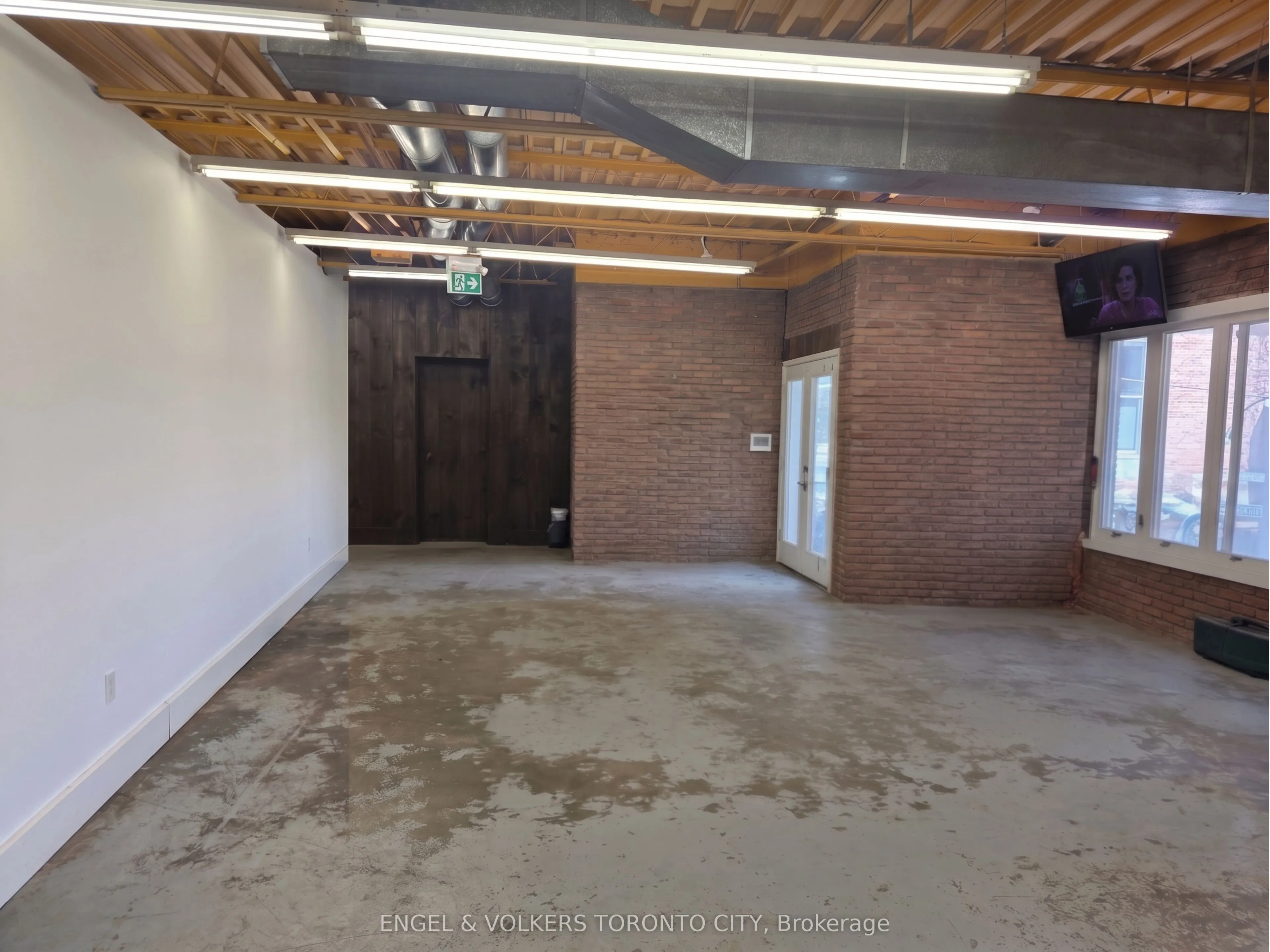 1344 Wellington Street W #2