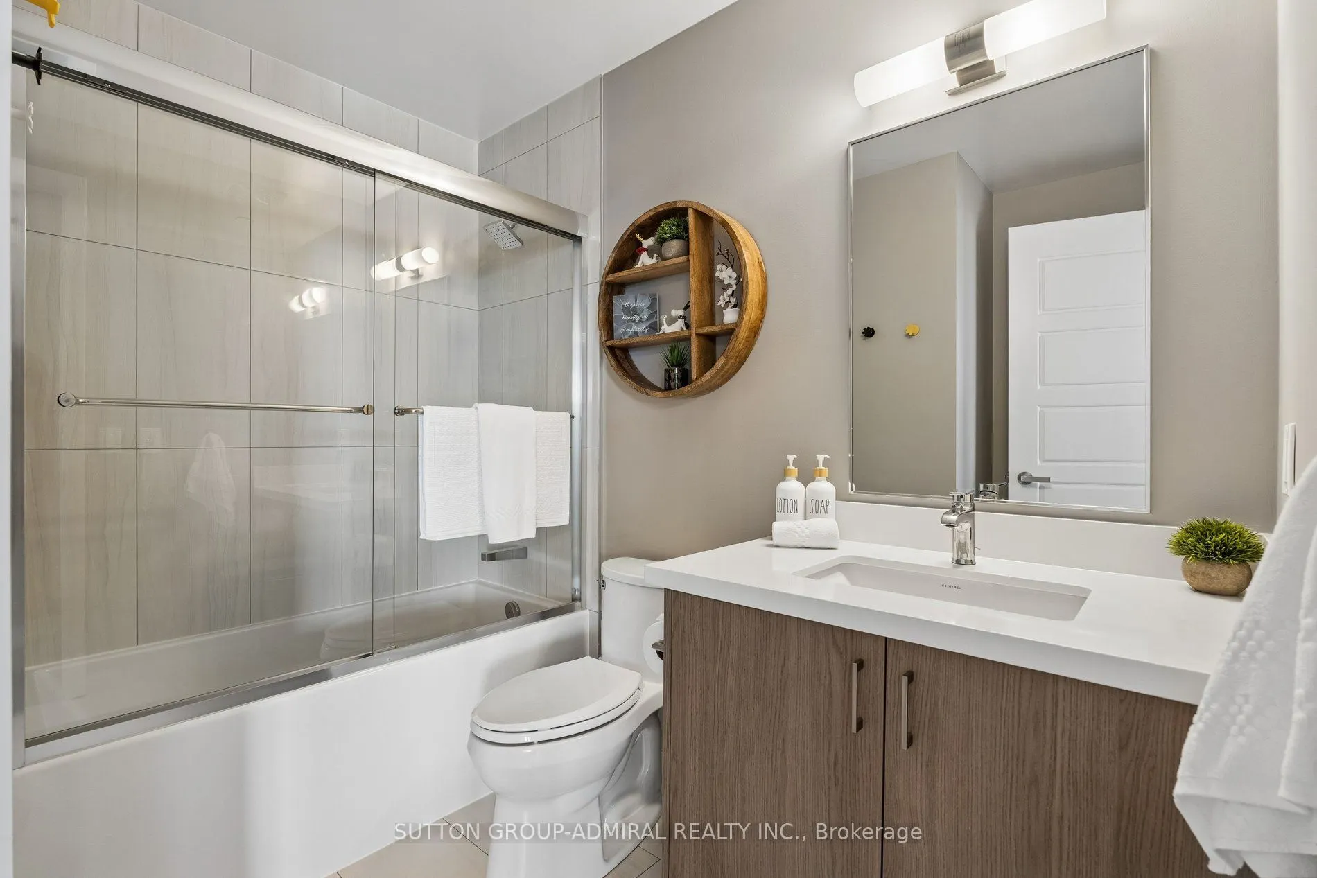 333 Sunseeker Avenue #422