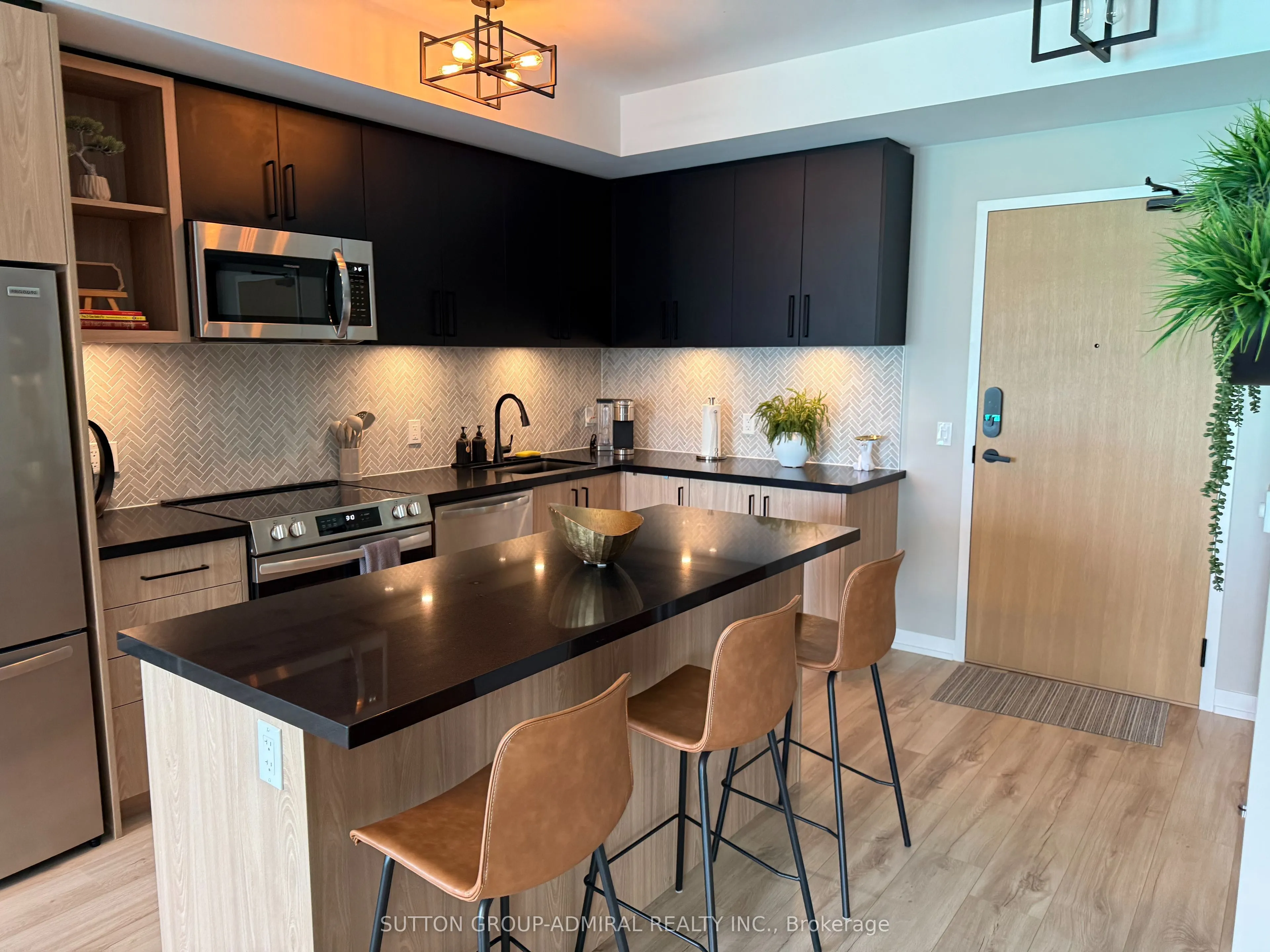 333 Sunseeker Avenue #422