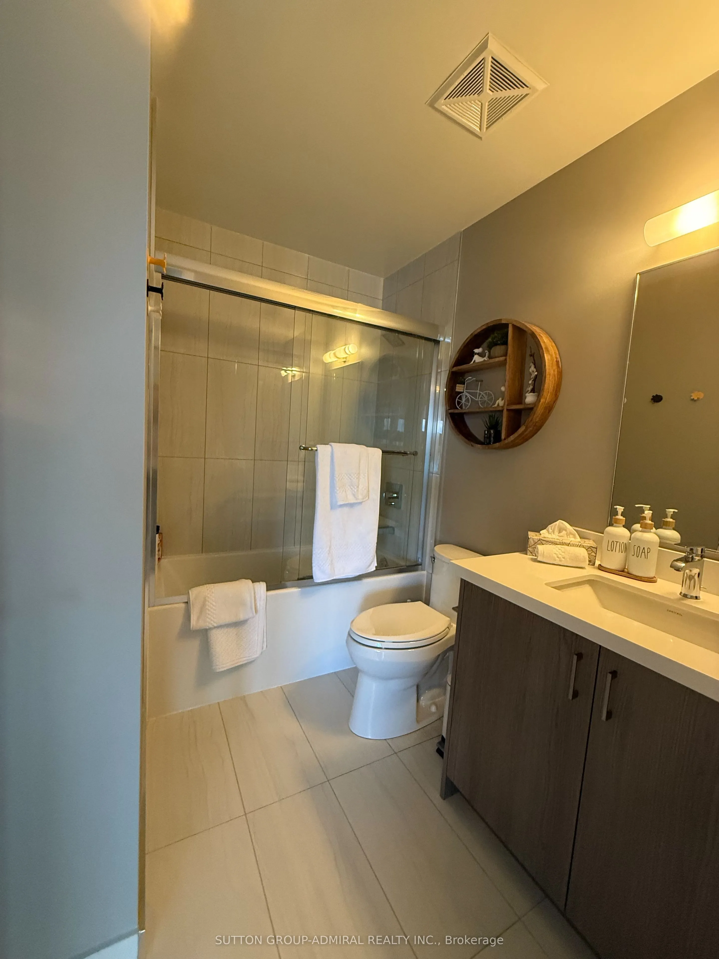 333 Sunseeker Avenue #422