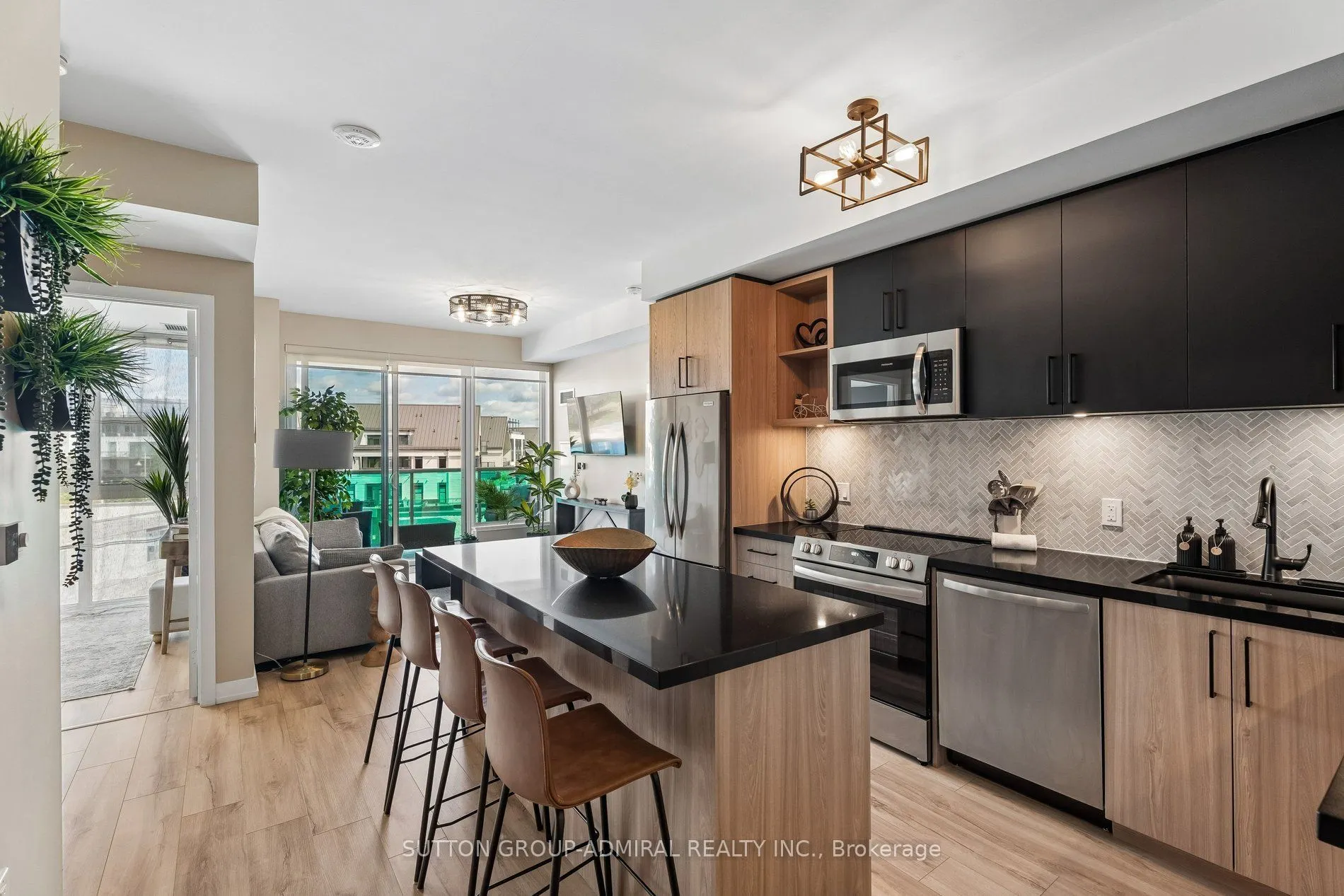 333 Sunseeker Avenue #422
