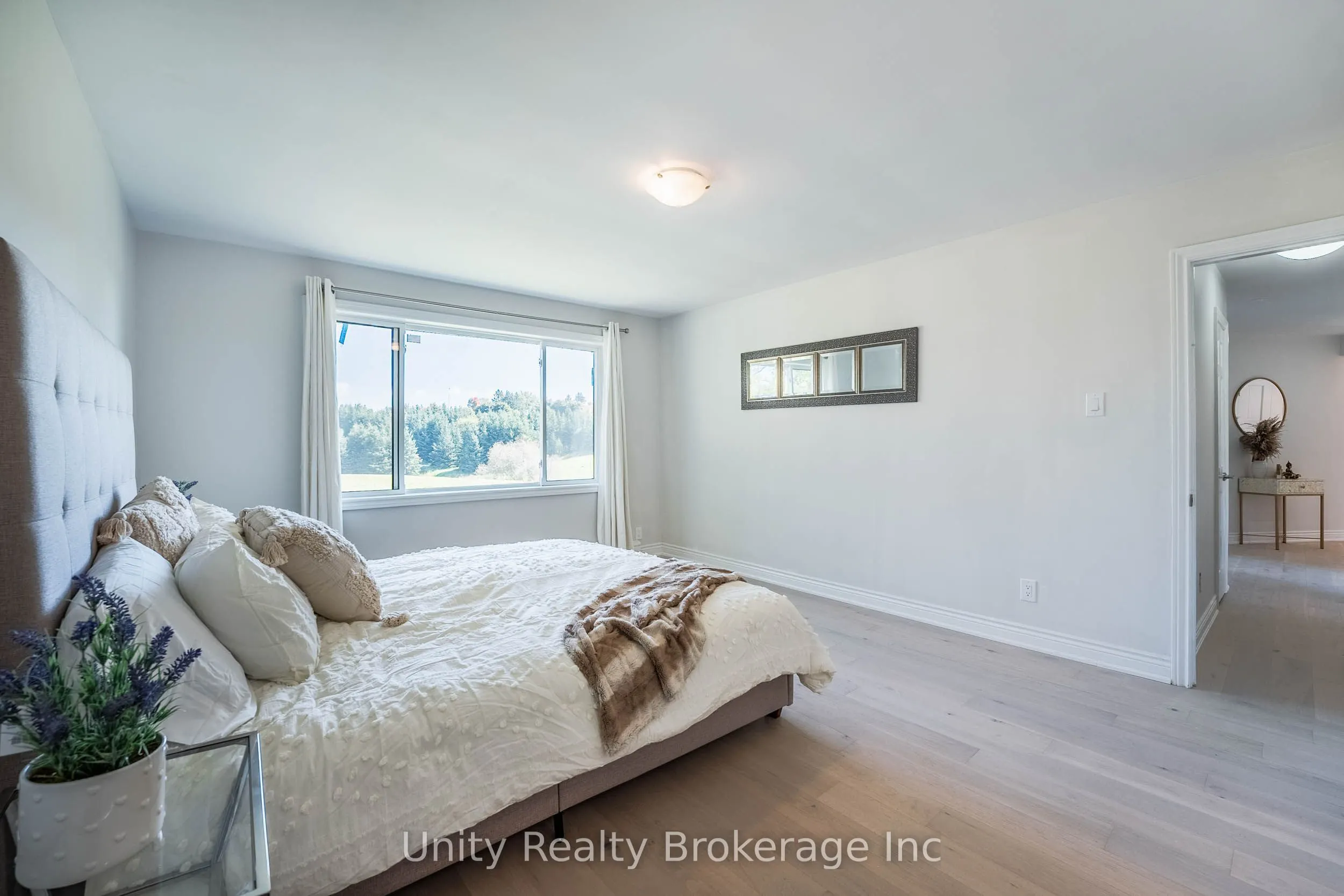 15295 11TH Concession