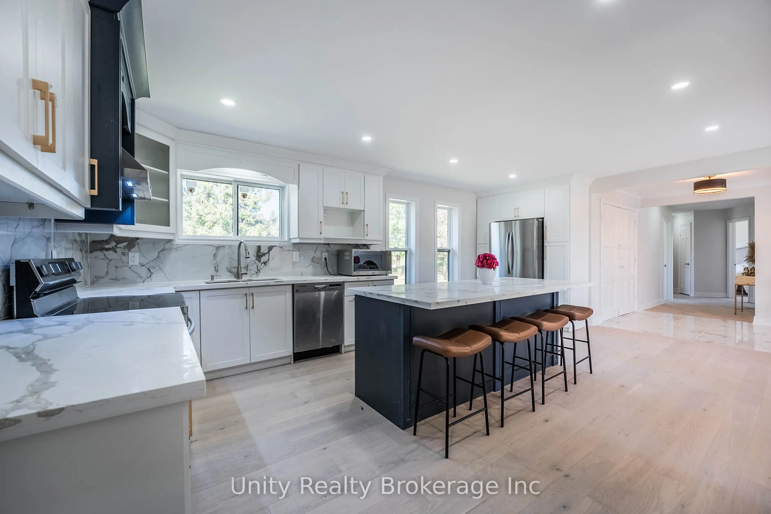 15295 11TH Concession
