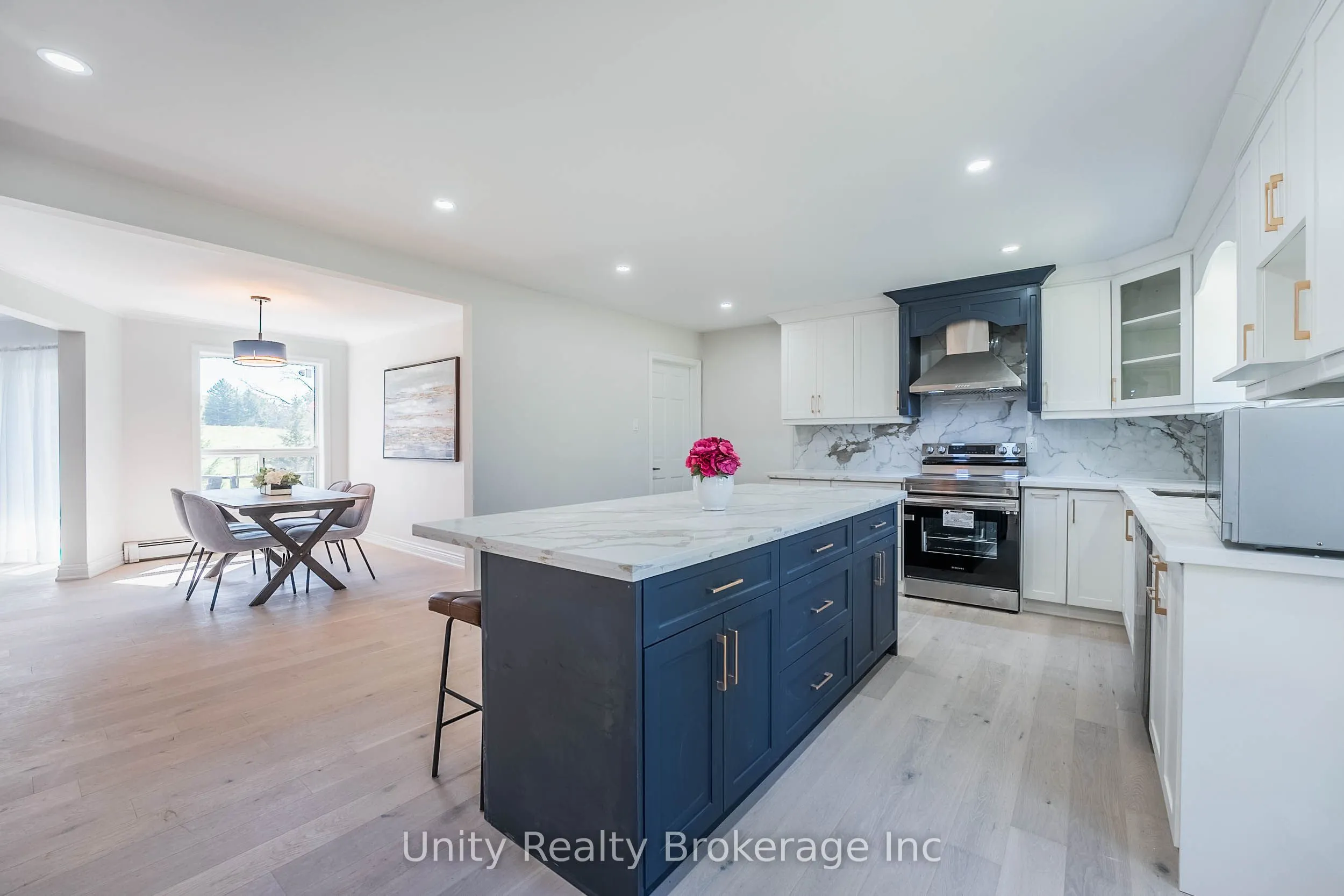15295 11TH Concession