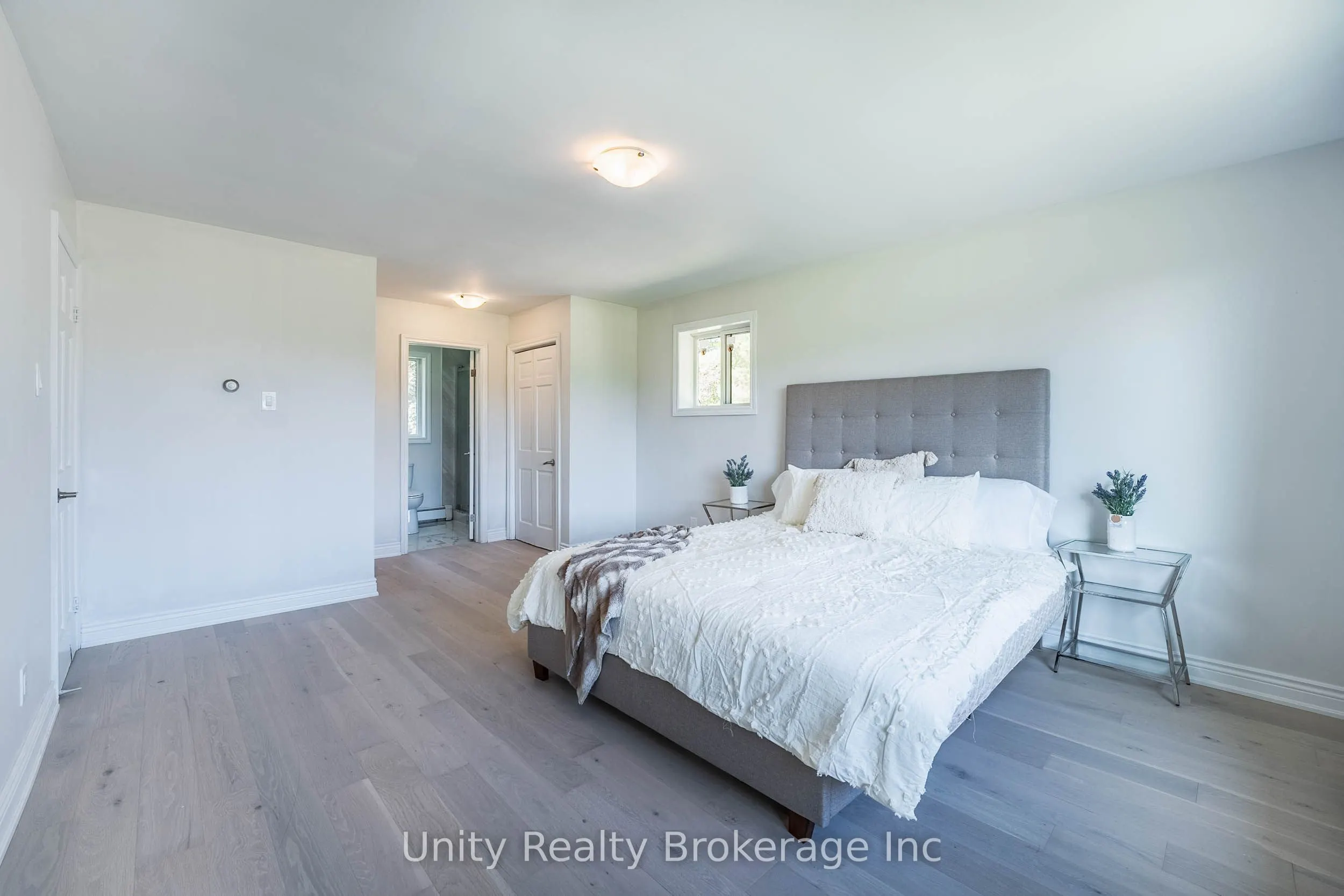 15295 11TH Concession