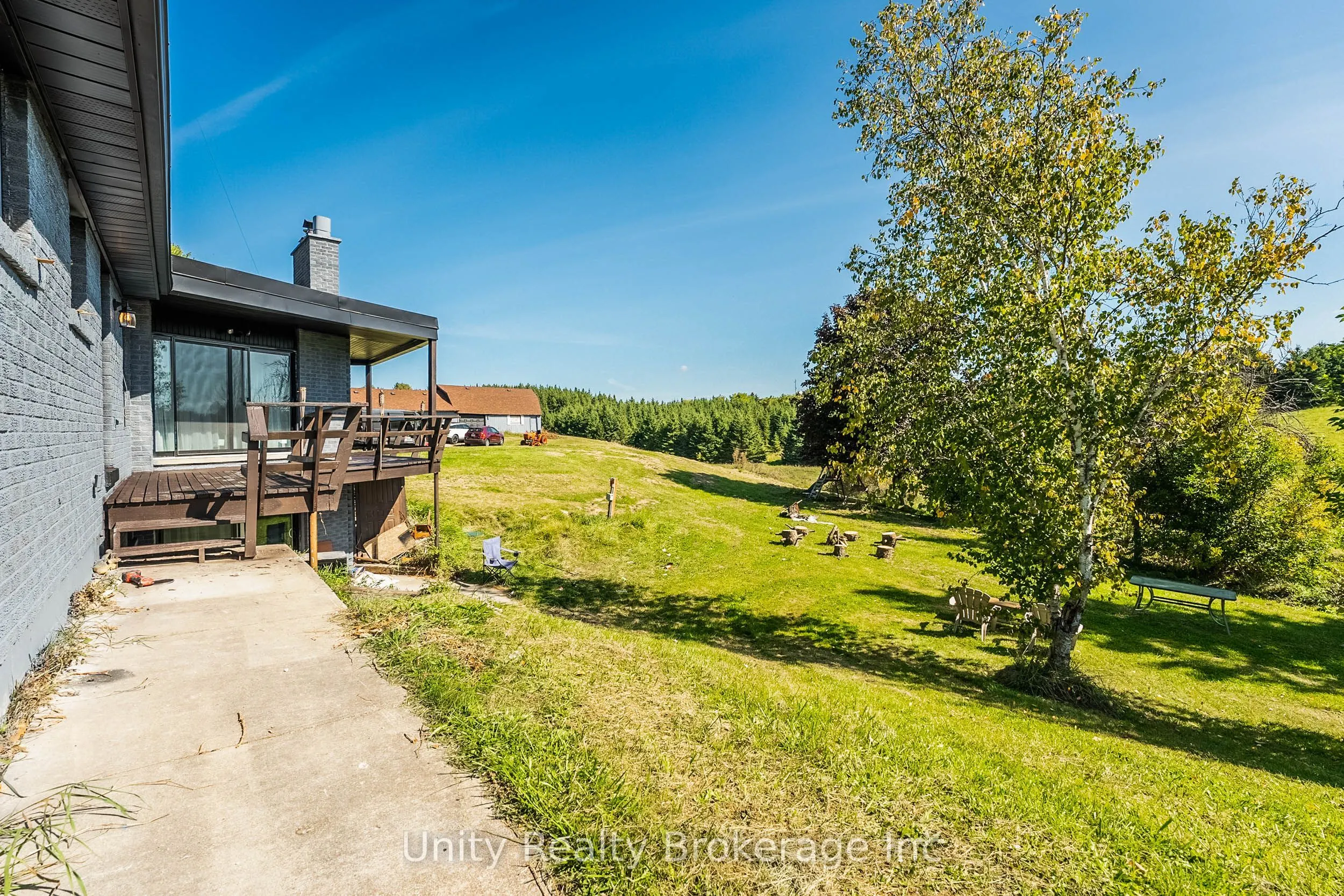 15295 11TH Concession