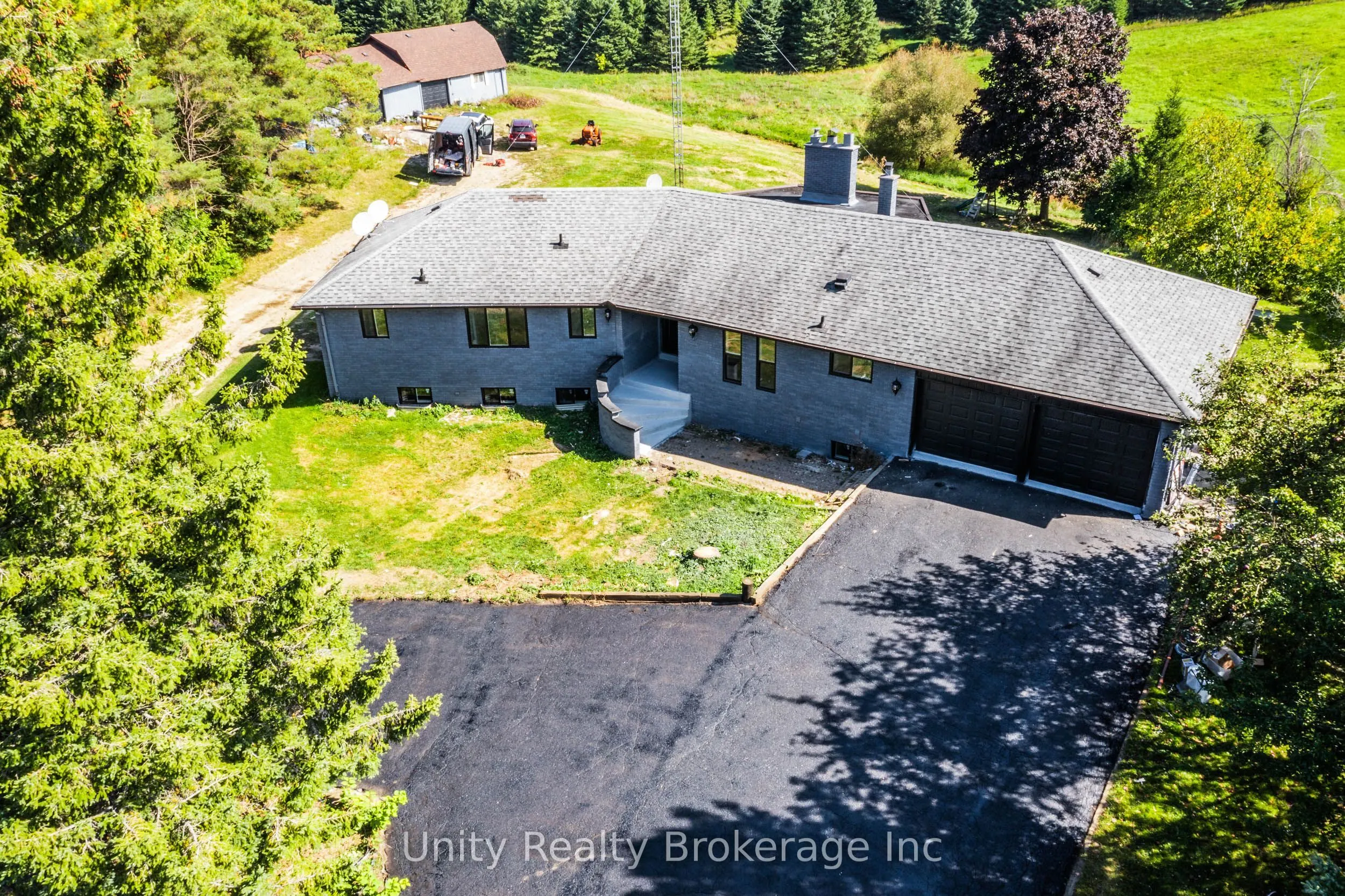 15295 11TH Concession