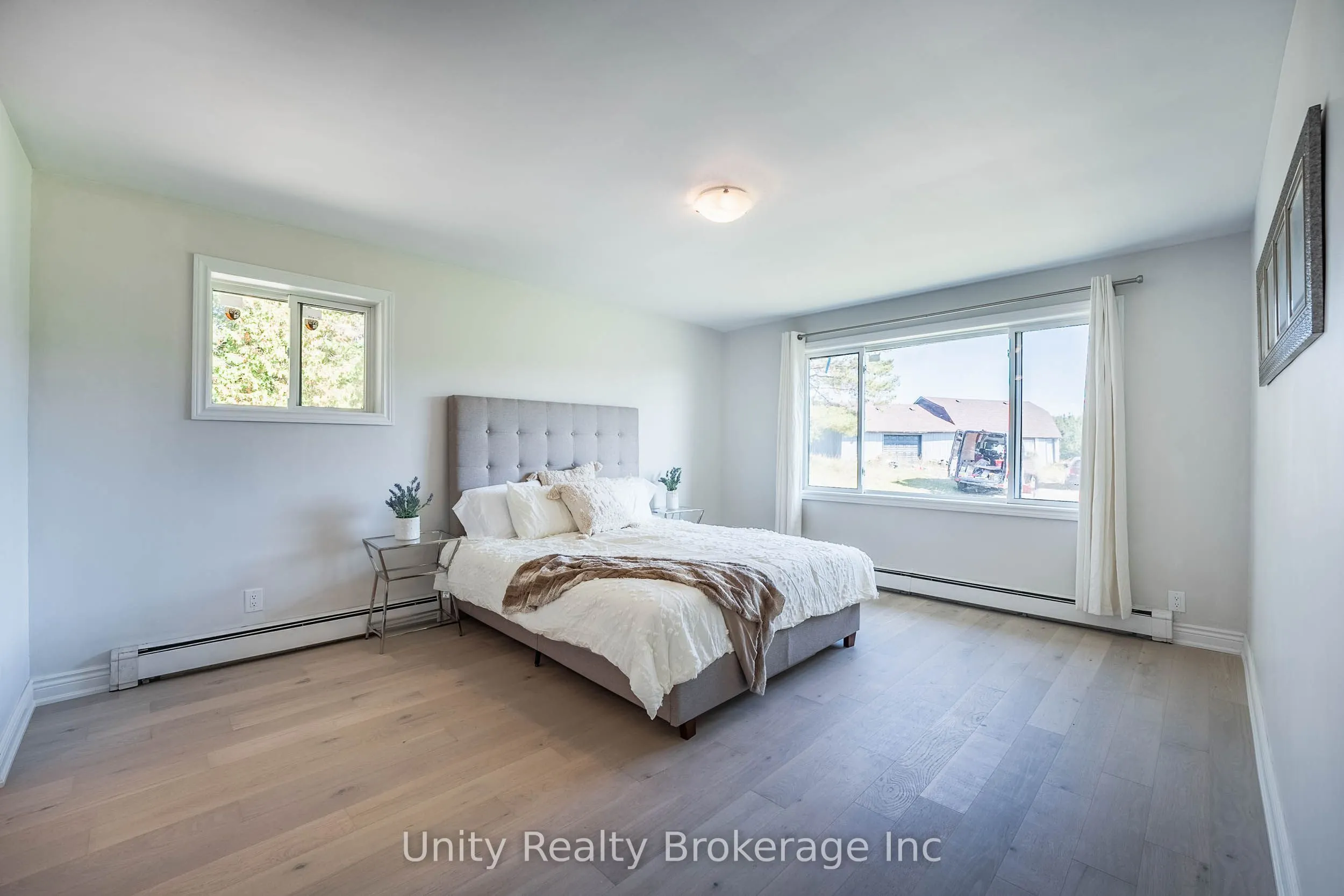 15295 11TH Concession