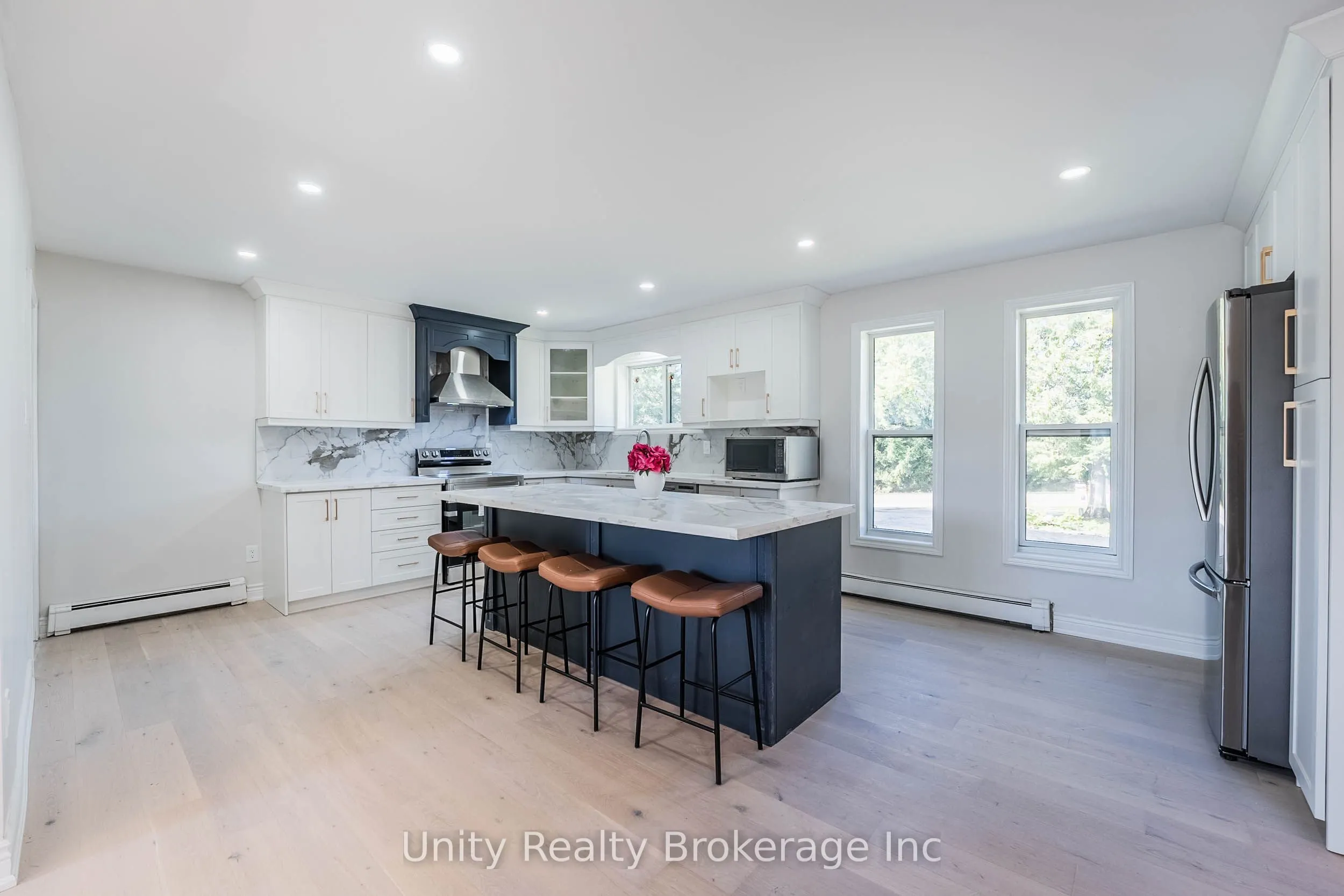 15295 11TH Concession
