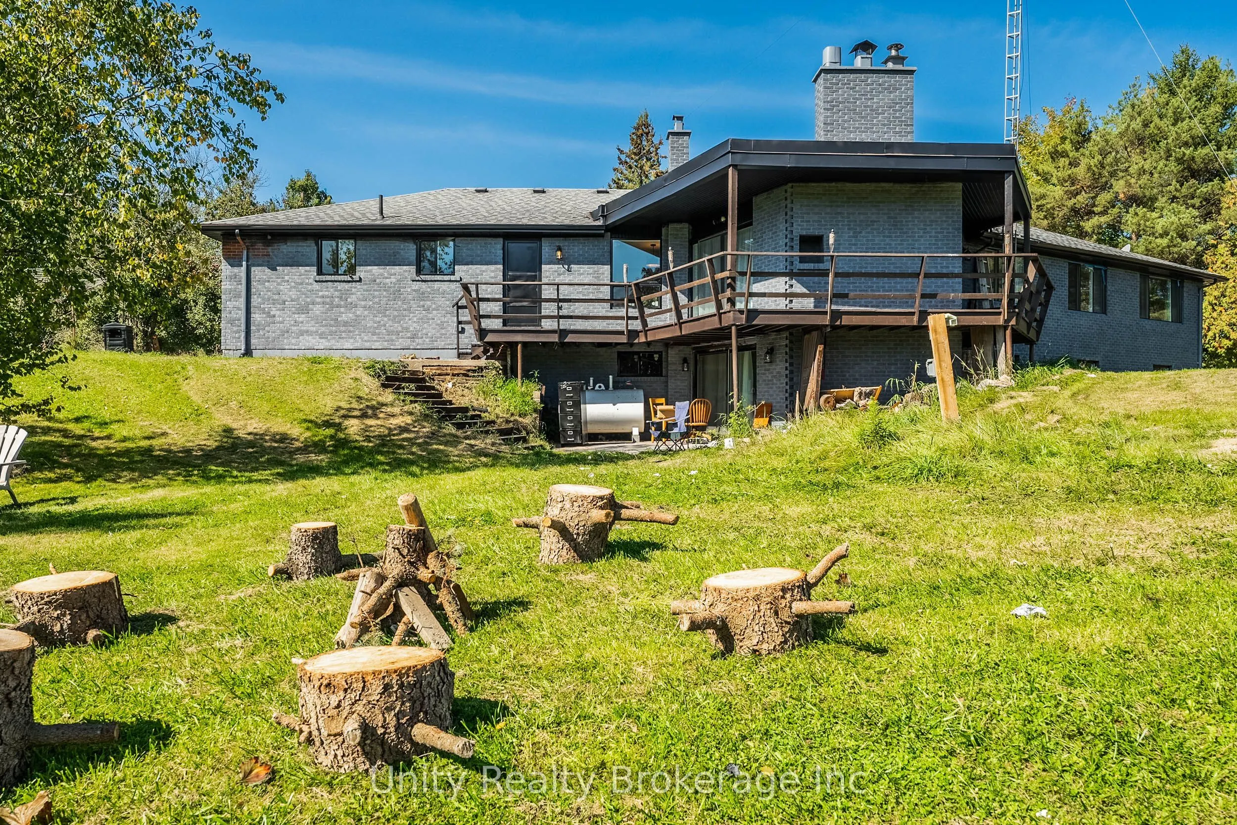 15295 11TH Concession