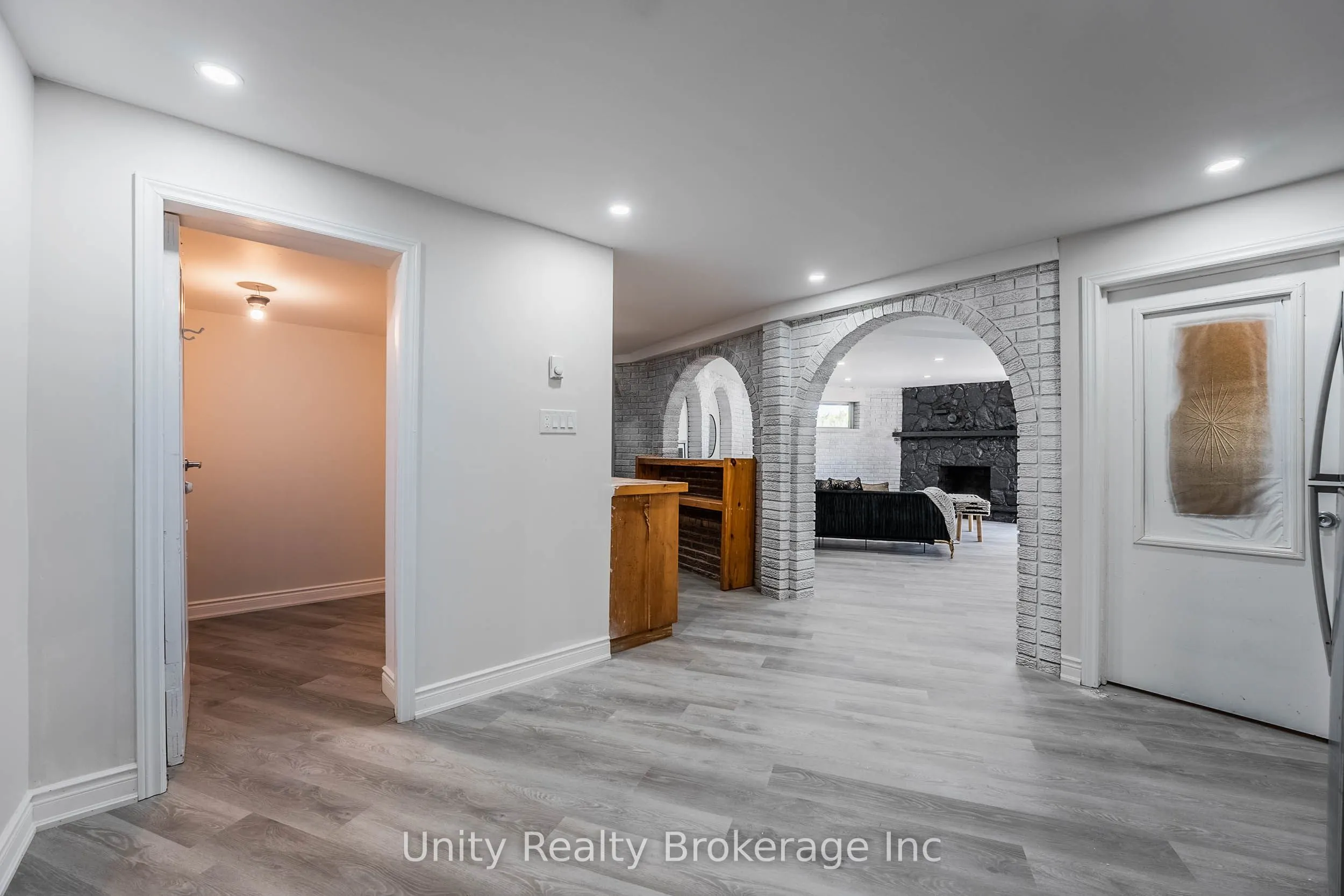15295 11TH Concession