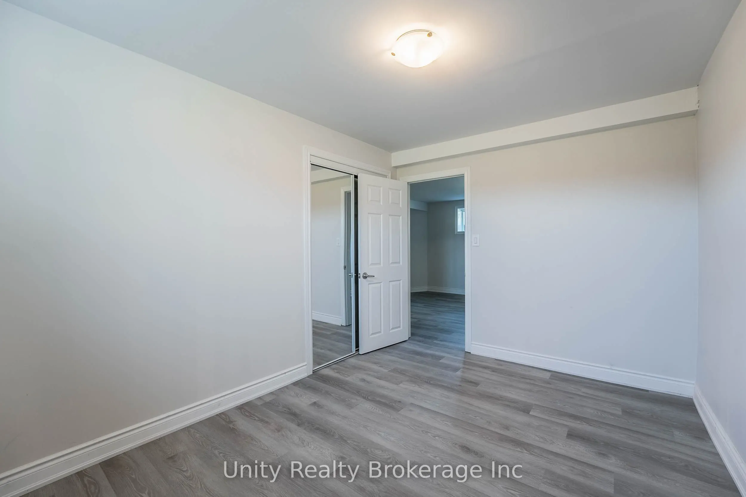 15295 11TH Concession