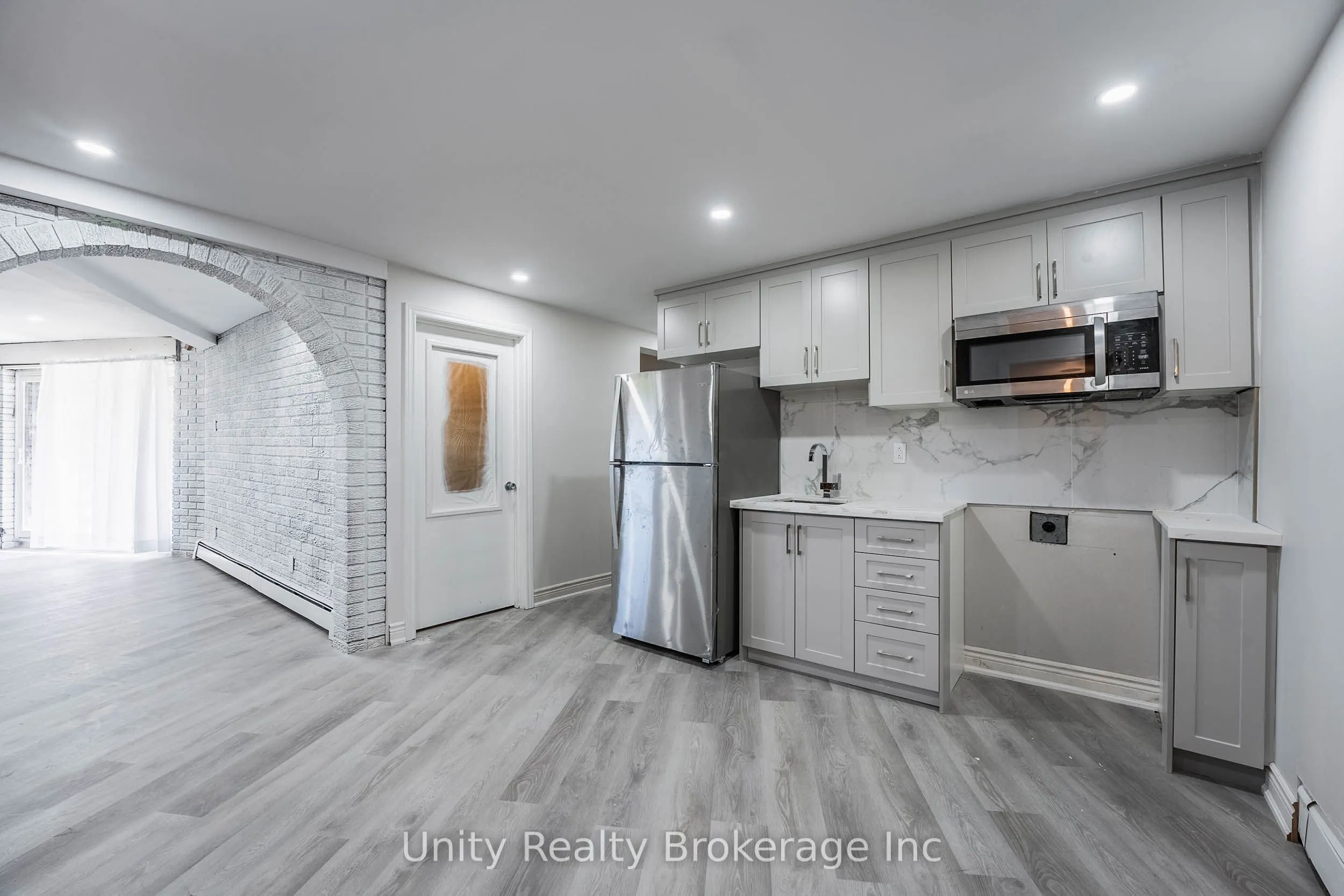 15295 11TH Concession