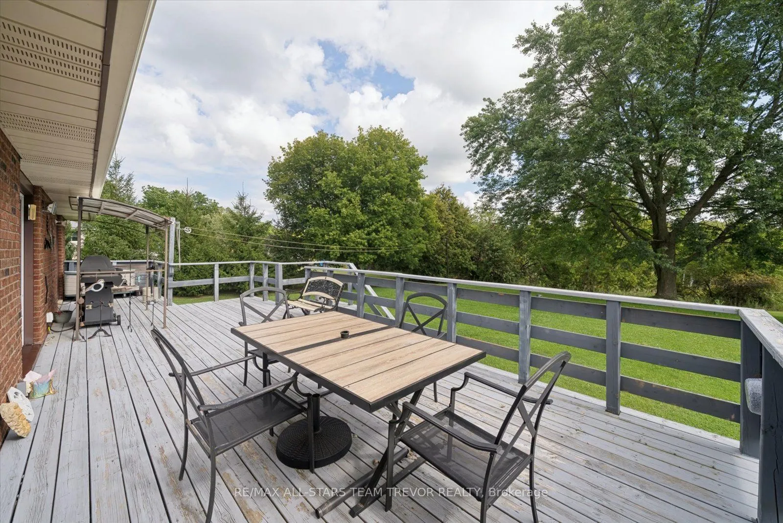 6497 6th Line