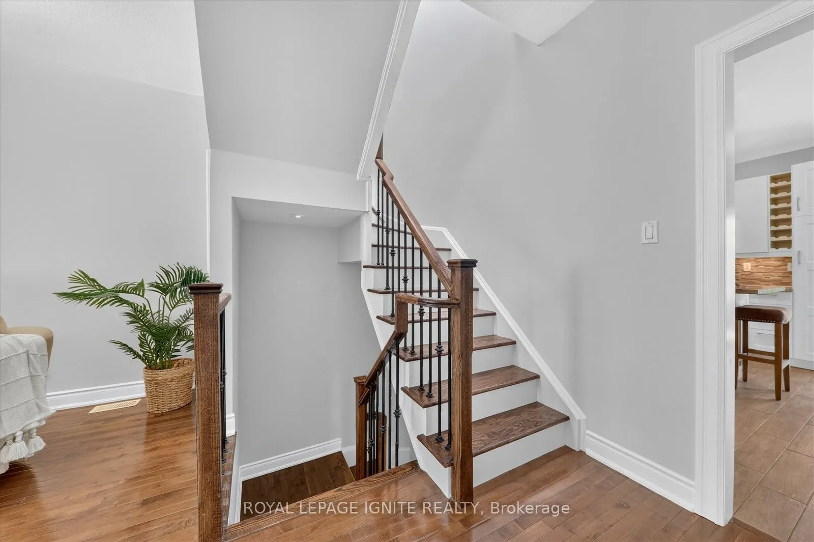 8032 Kipling Avenue #9