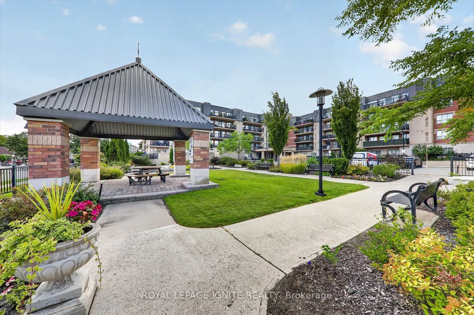 8032 Kipling Avenue #9