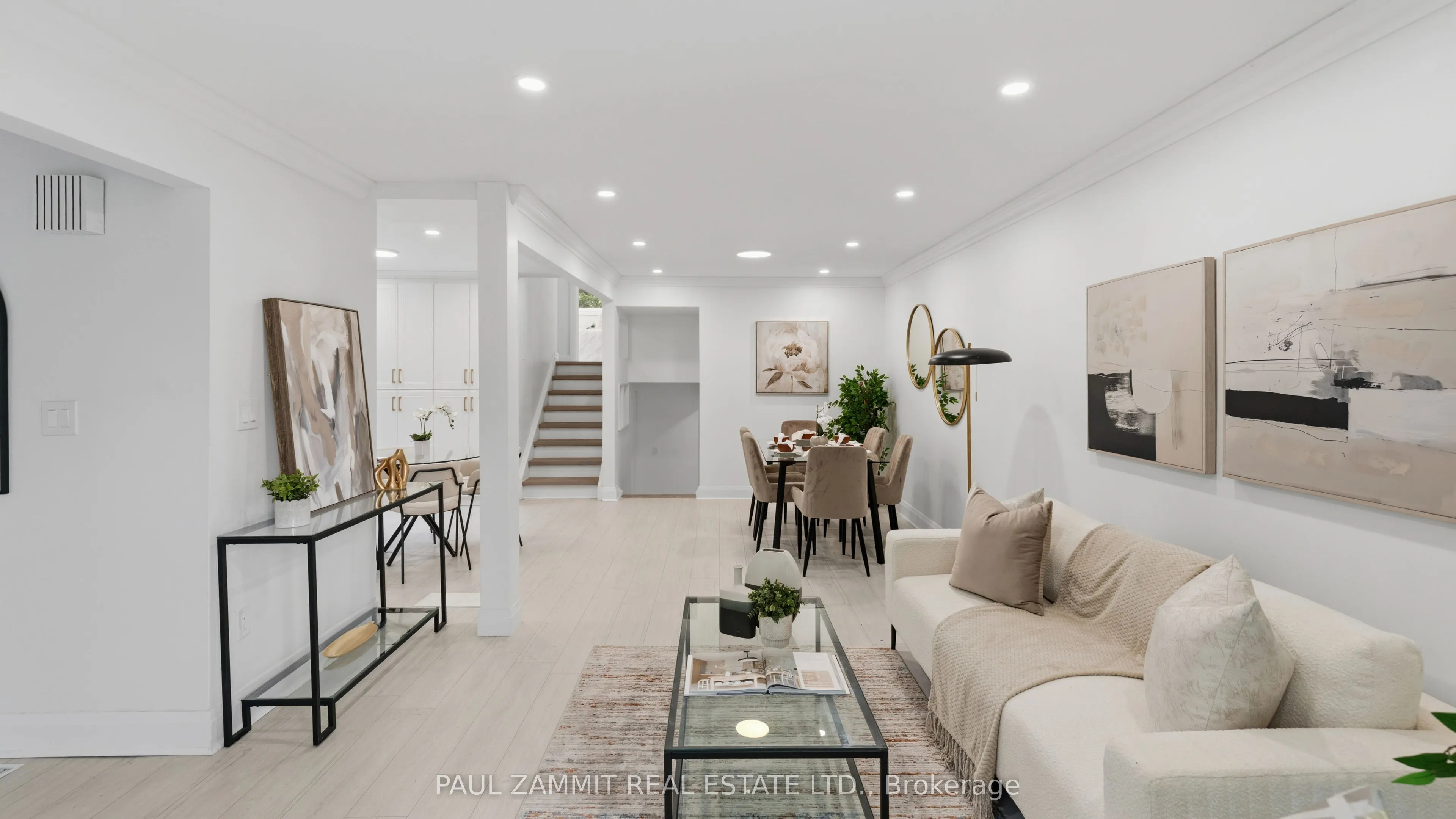6 King Richard Court
