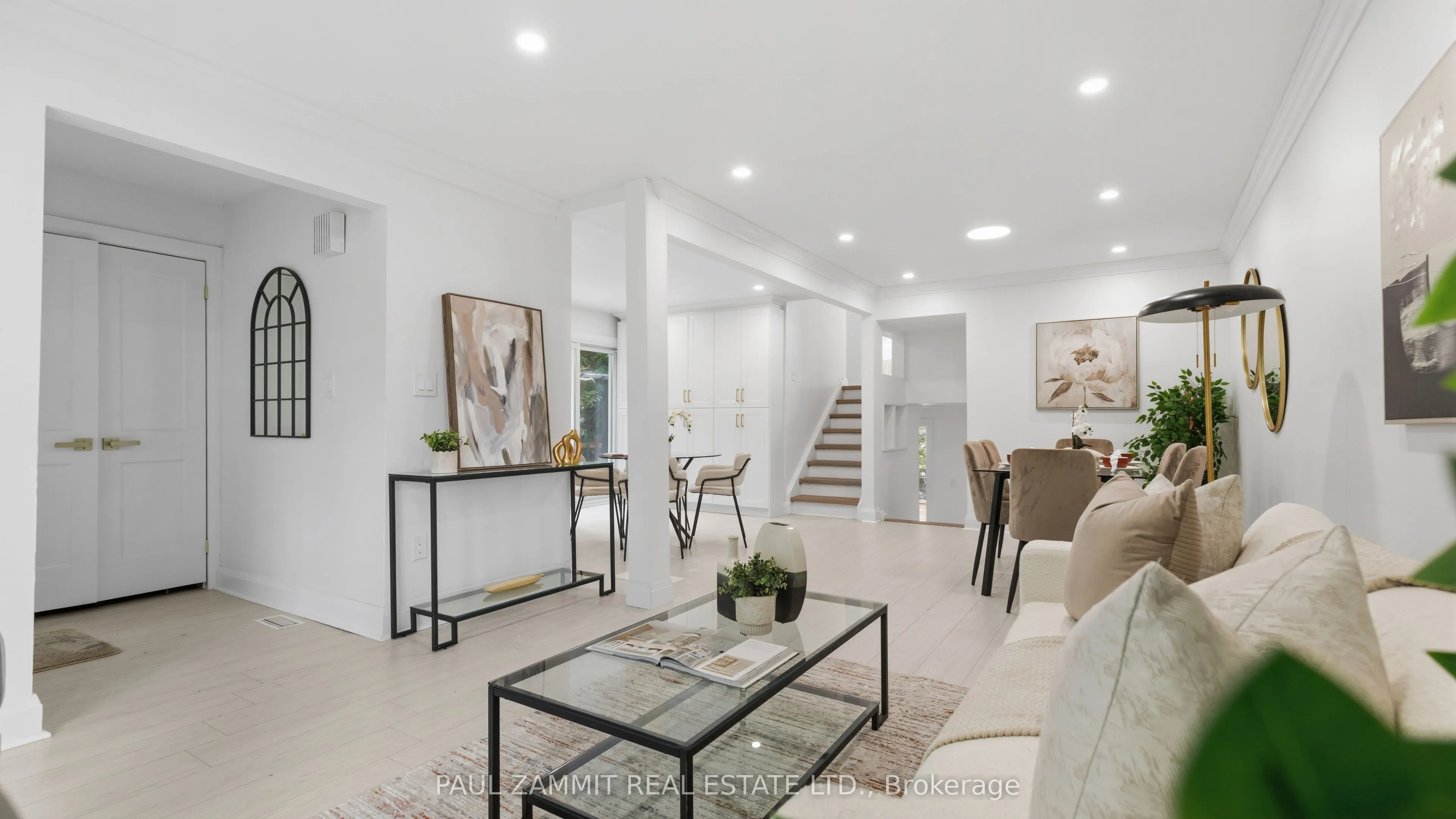 6 King Richard Court